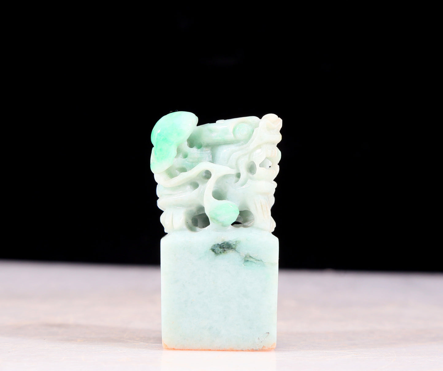 An exquisite jade auspicious animal seal