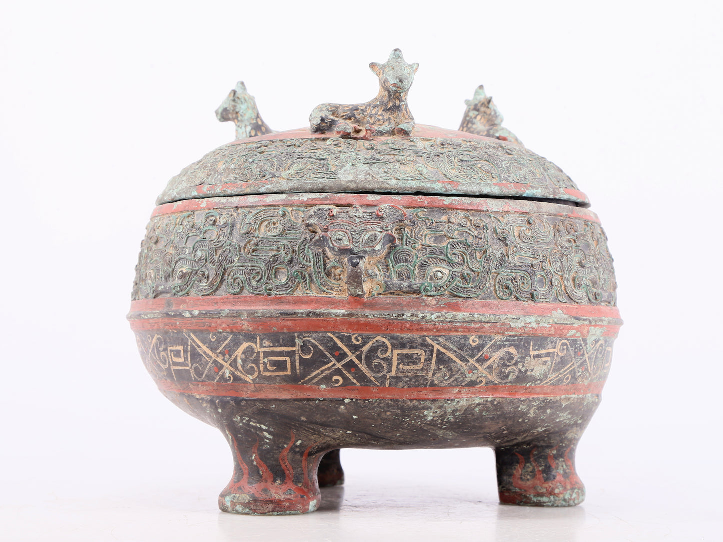 An exquisite bronze-painted dragon-patterned animal-eared tripod jar with lid