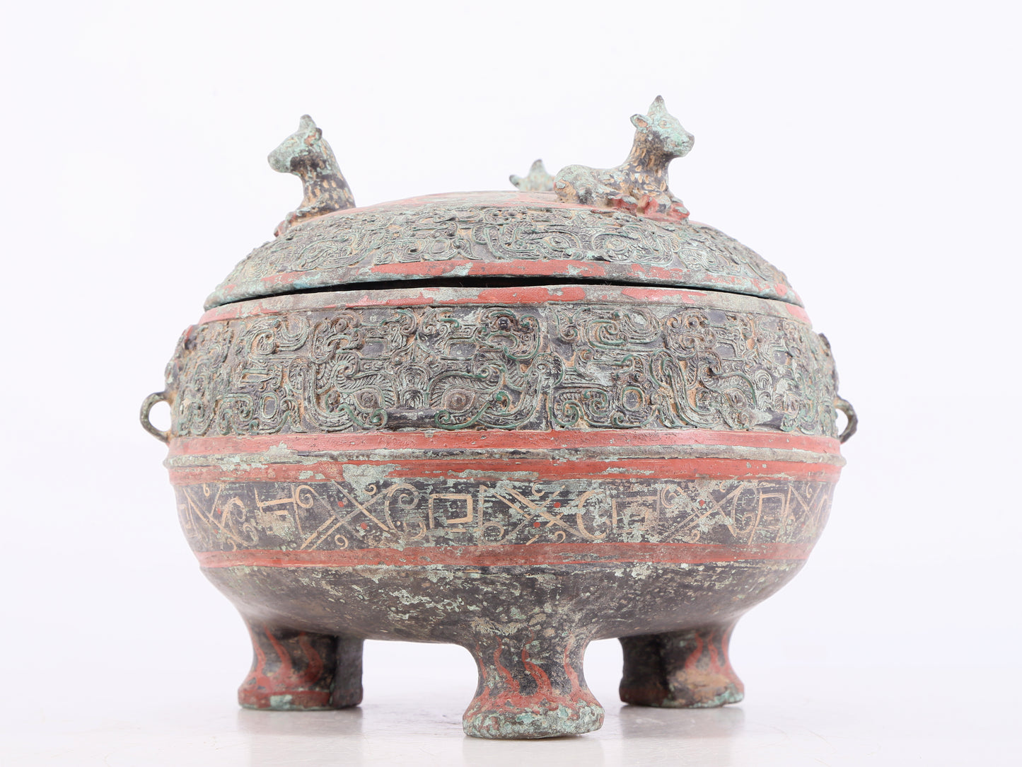 An exquisite bronze-painted dragon-patterned animal-eared tripod jar with lid