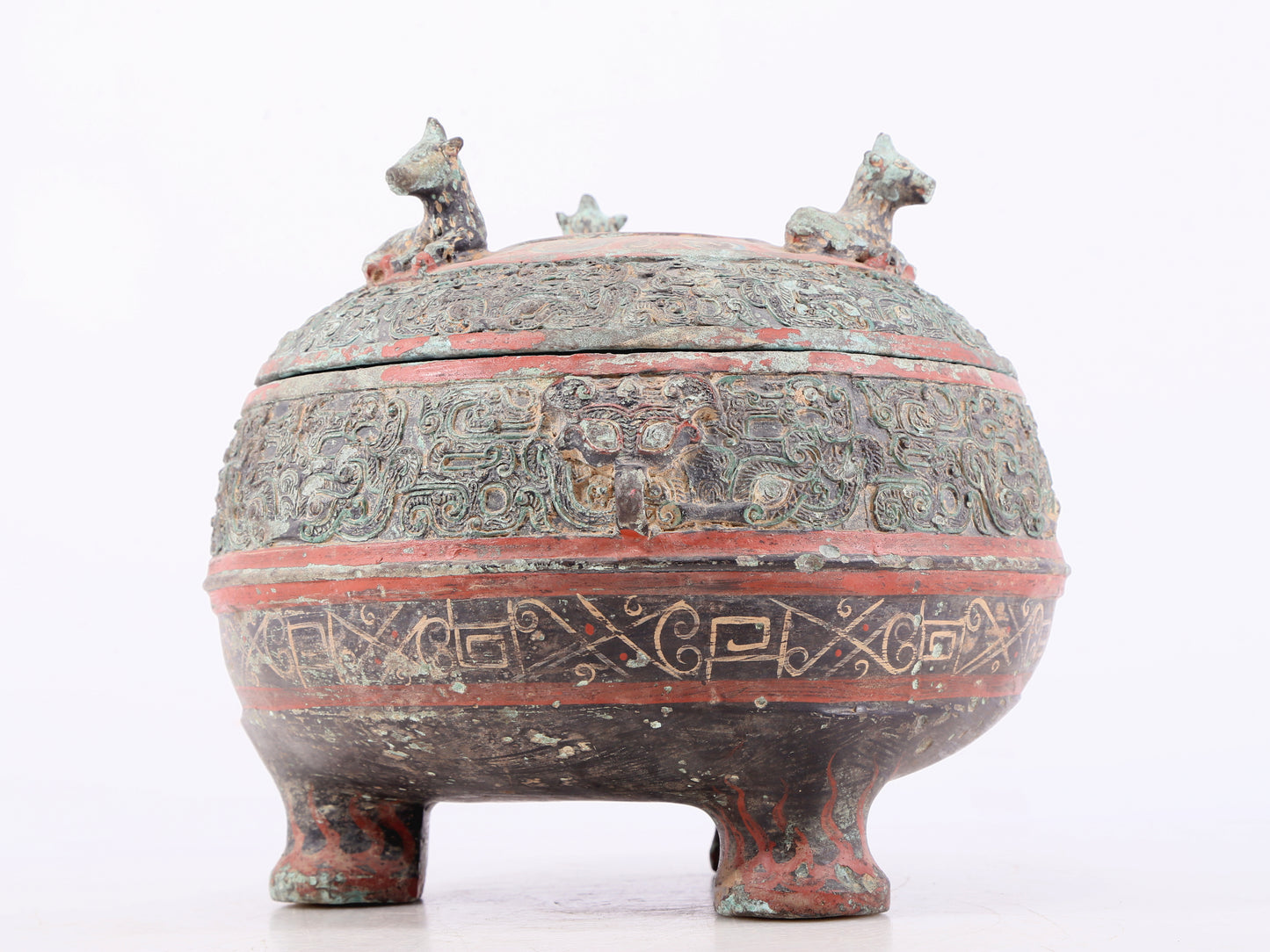 An exquisite bronze-painted dragon-patterned animal-eared tripod jar with lid