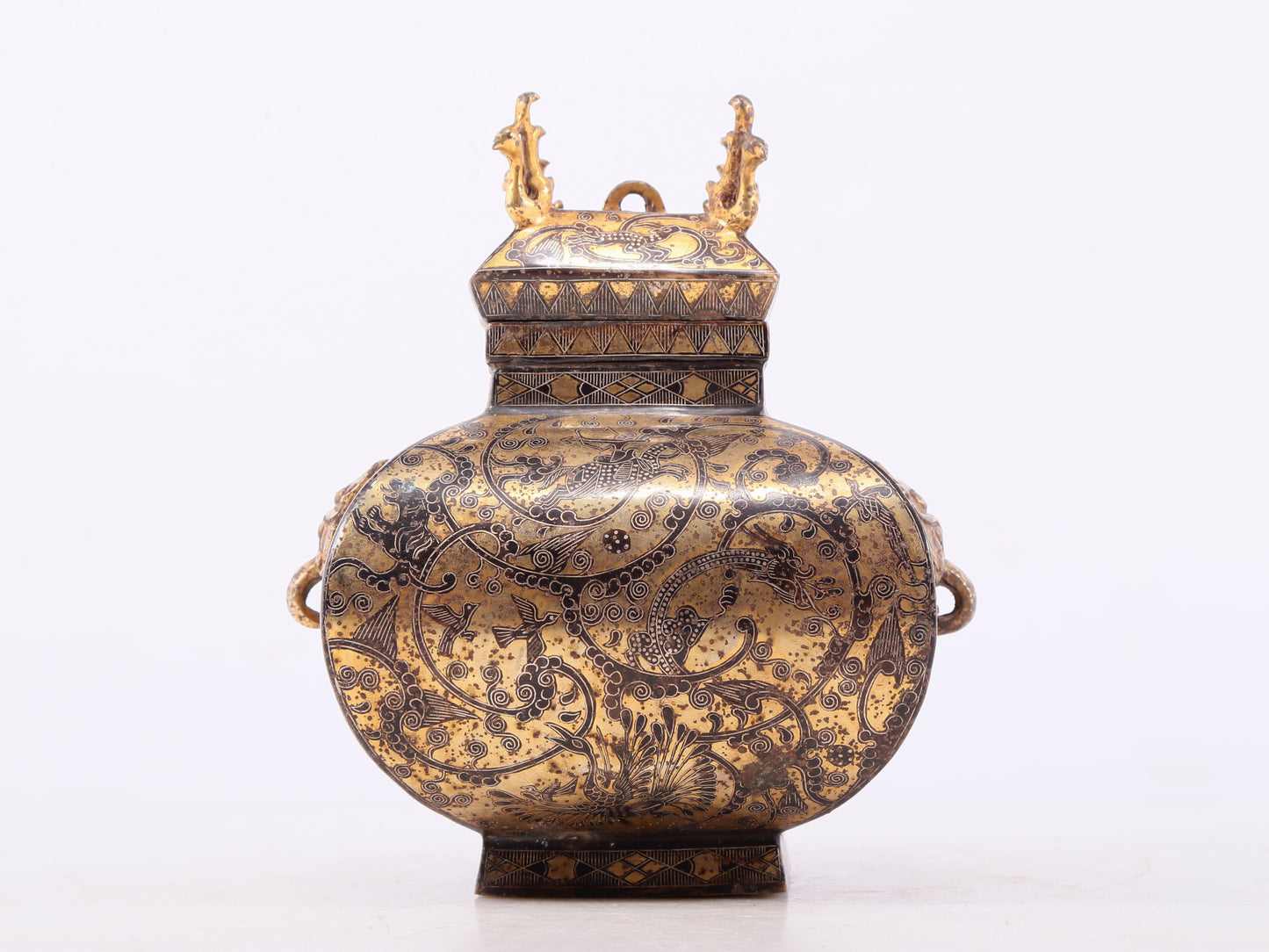 An exquisite bronze inlaid gold and silver auspicious animal pattern amphora with lid