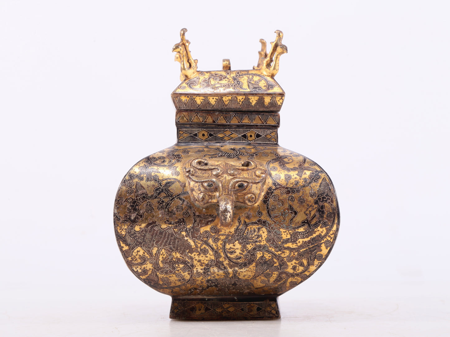 An exquisite bronze inlaid gold and silver auspicious animal pattern amphora with lid