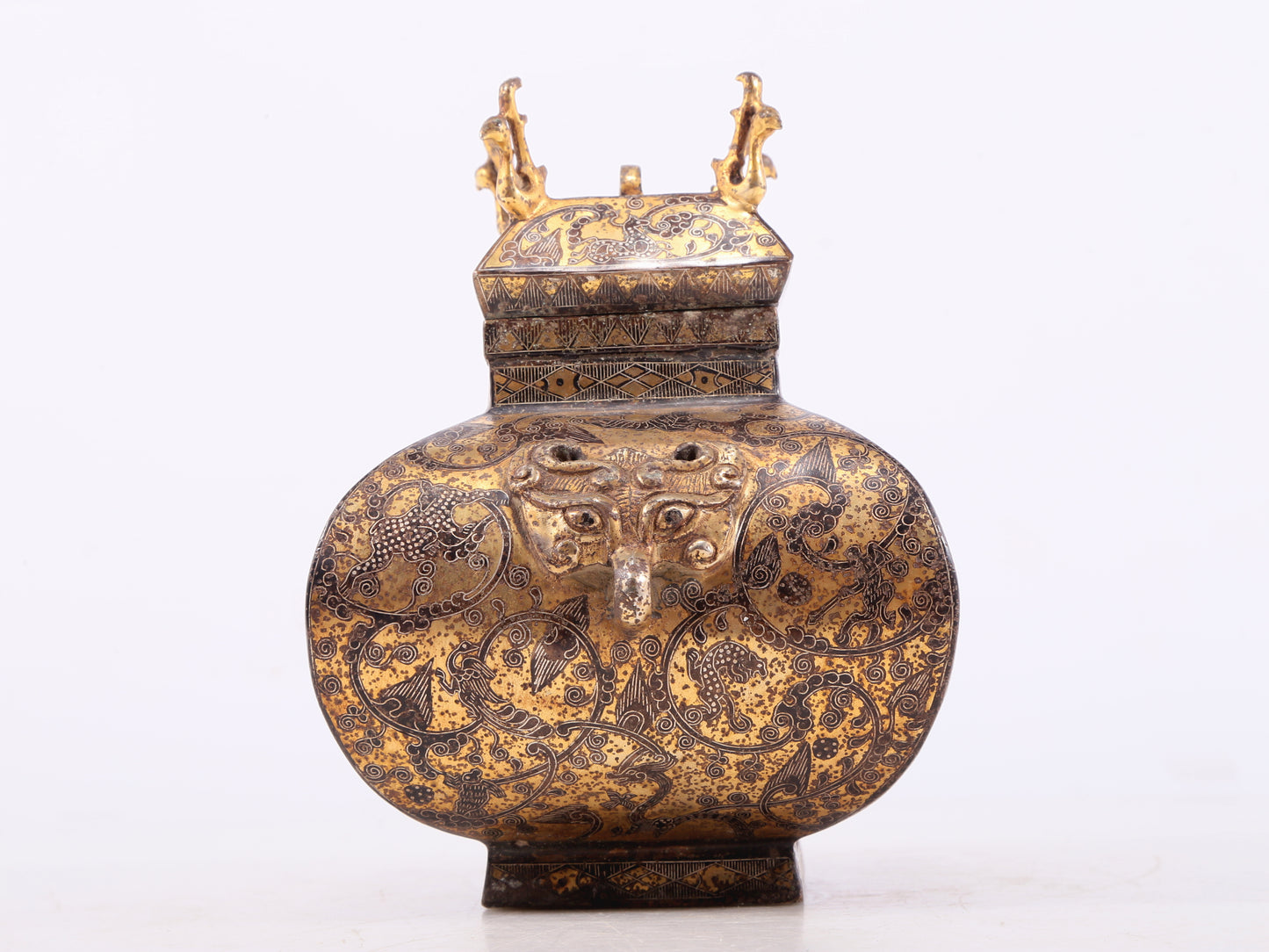 An exquisite bronze inlaid gold and silver auspicious animal pattern amphora with lid