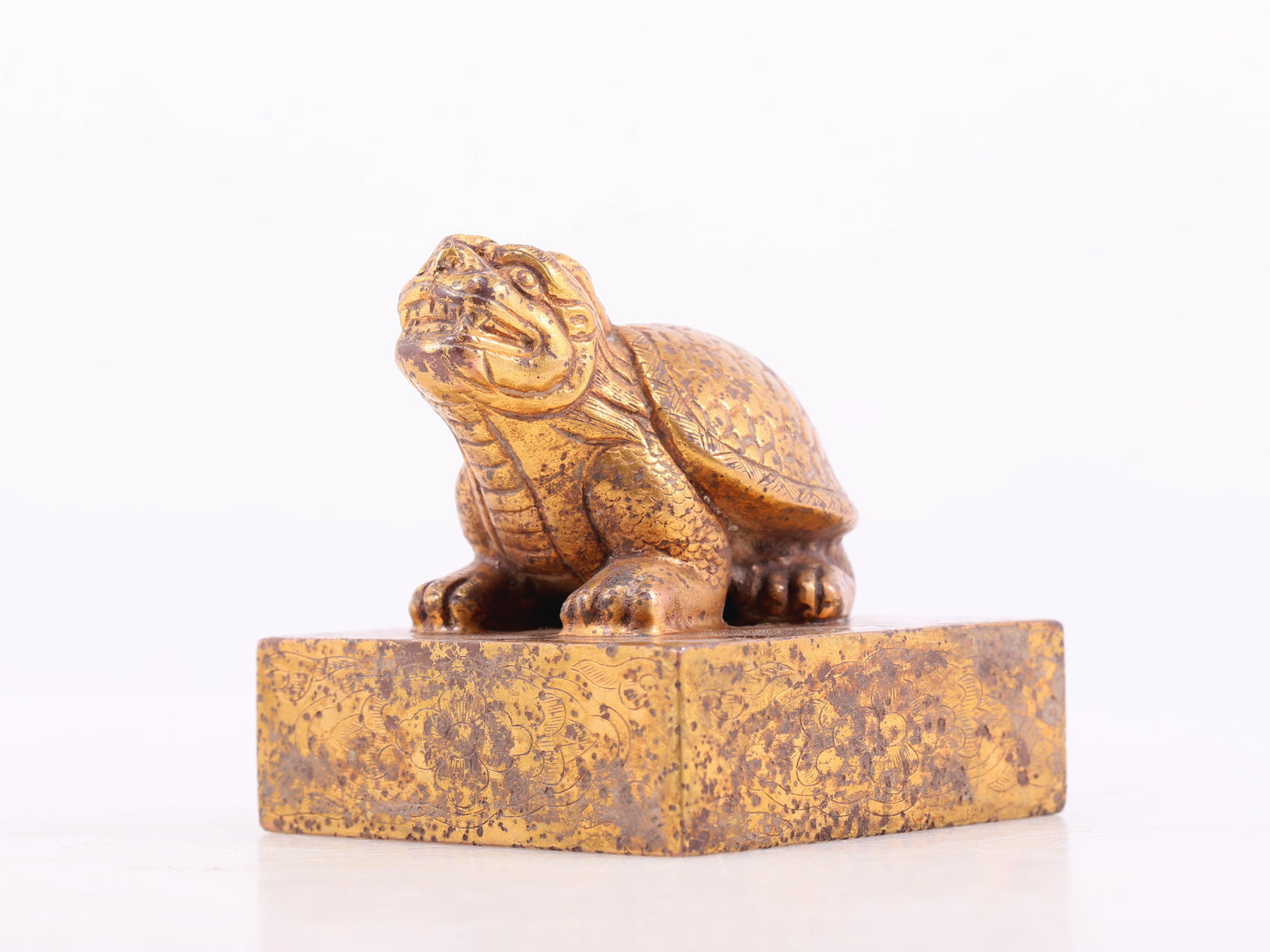 An exquisite gilt bronze animal seal