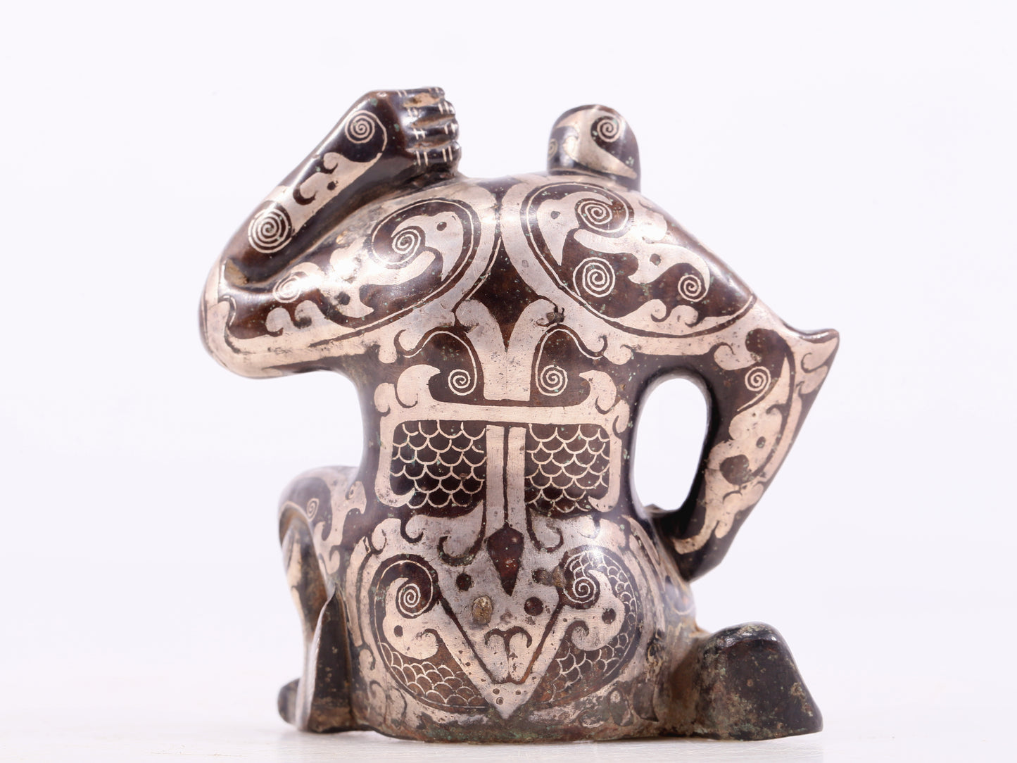 An Archaic Bronze Silver-Inlaid Bear