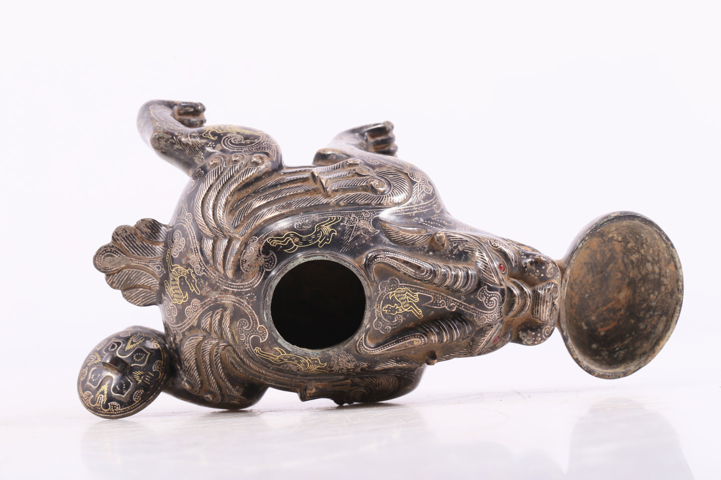 An exquisite bronze-embedded gold and silver auspicious animal-shaped jar