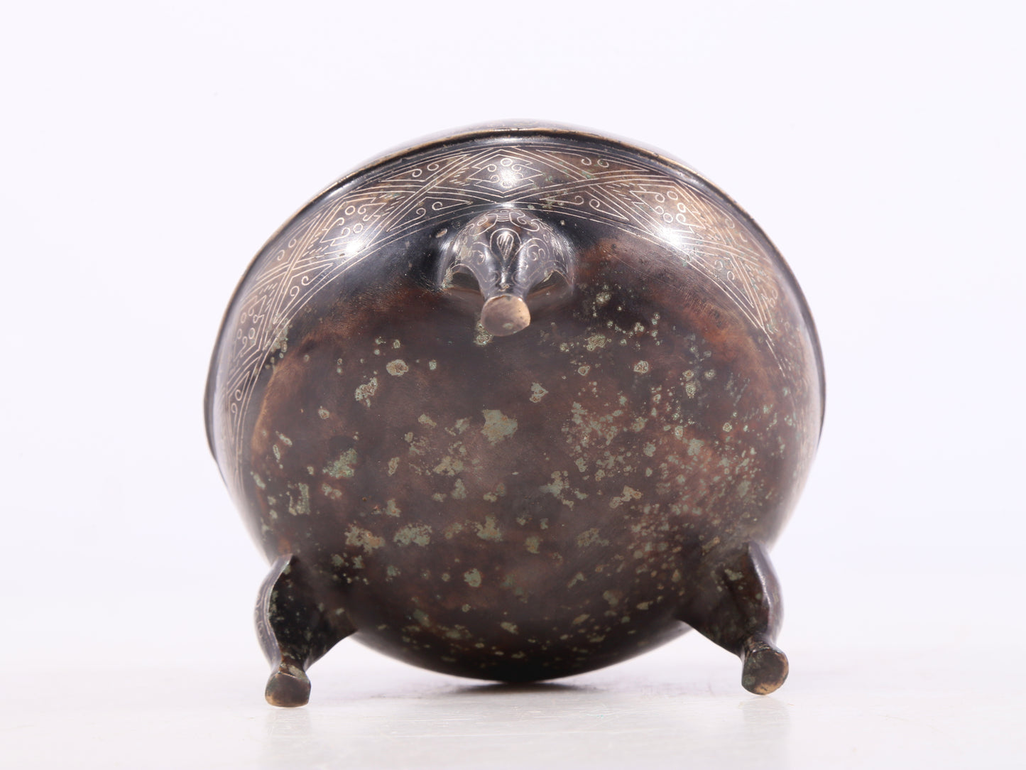 An Archaic Bronze Gold& Silver-Inlaid 'Auspicious Beast' Tripod Jar And Cover