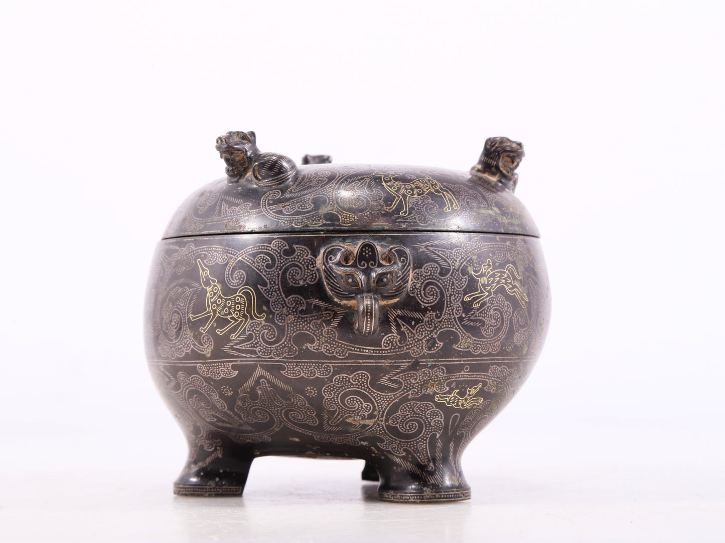 An exquisite bronze inlaid with gold and silver flowers and auspicious animal patterns amphorae and tripod jar with lid