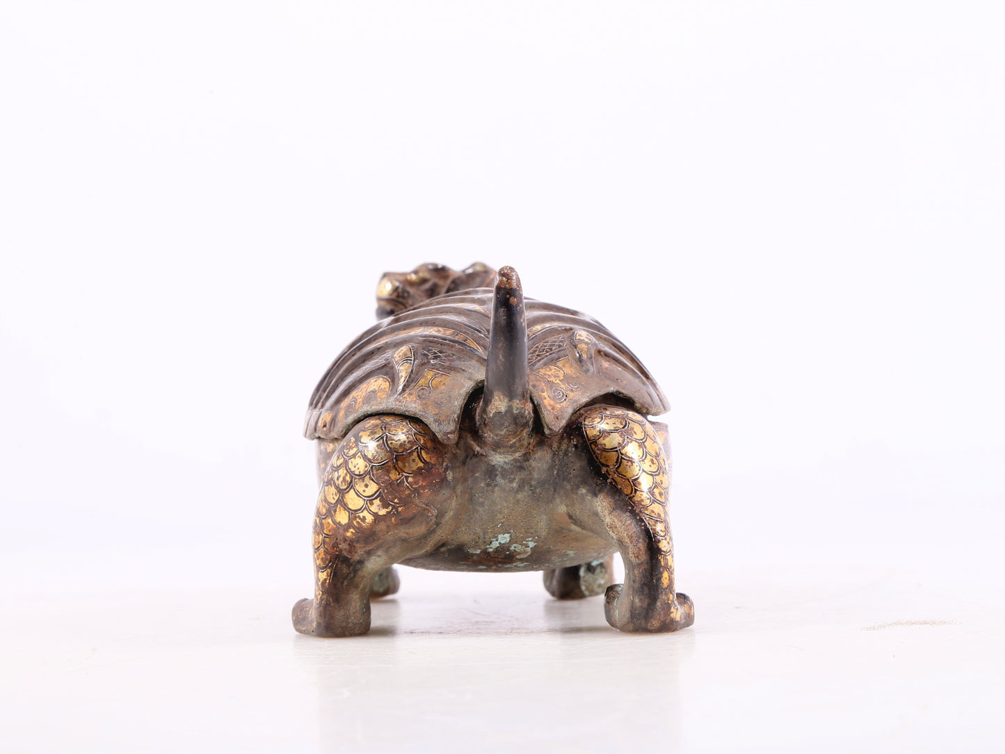 A pair of exquisite bronze-inlaid gold and silver auspicious animal boxes