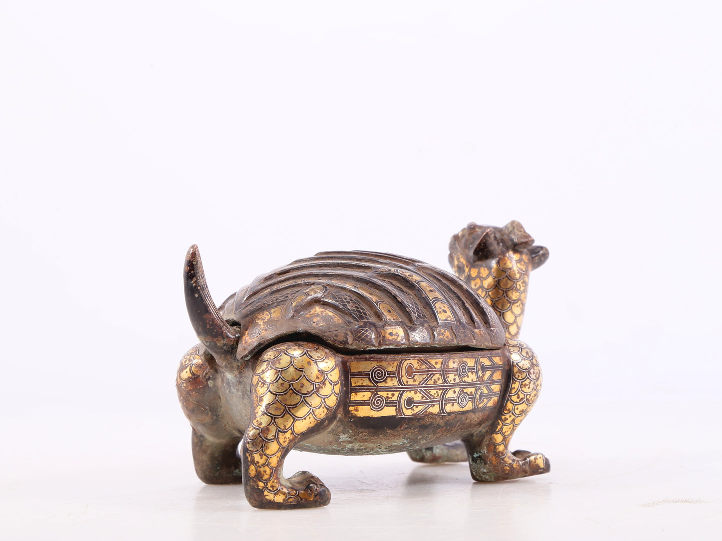 A pair of exquisite bronze-inlaid gold and silver auspicious animal boxes