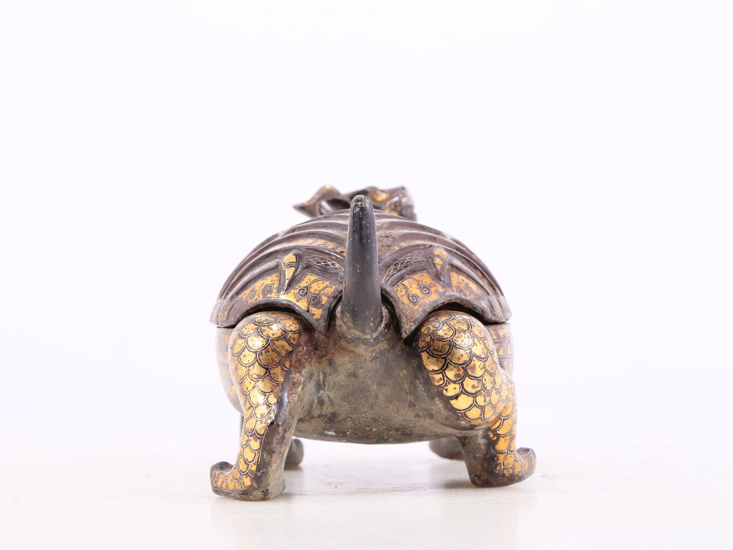 A pair of exquisite bronze-inlaid gold and silver auspicious animal boxes