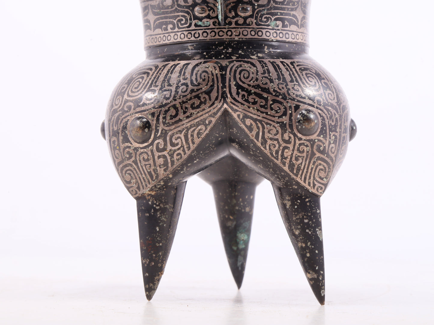 A Marvelous Bronze Gold& Silver-Mounted 'Animal Mask' Tripod Cup