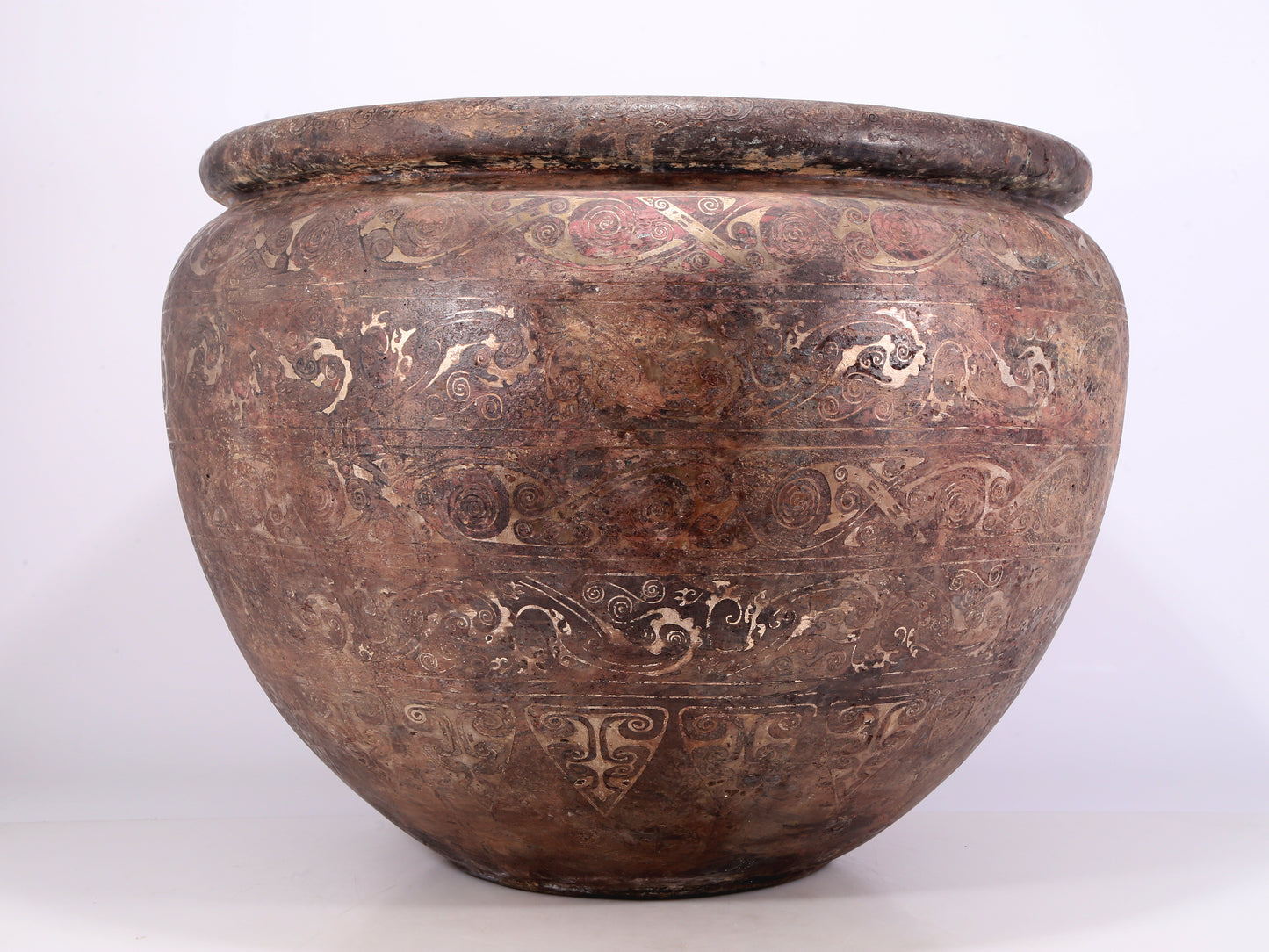 An exquisite bronze inlaid silver basin with floral patterns