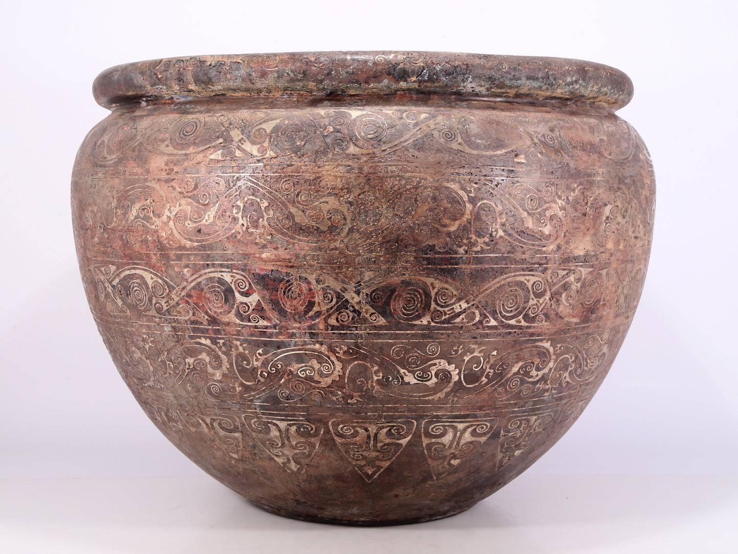 An exquisite bronze inlaid silver basin with floral patterns