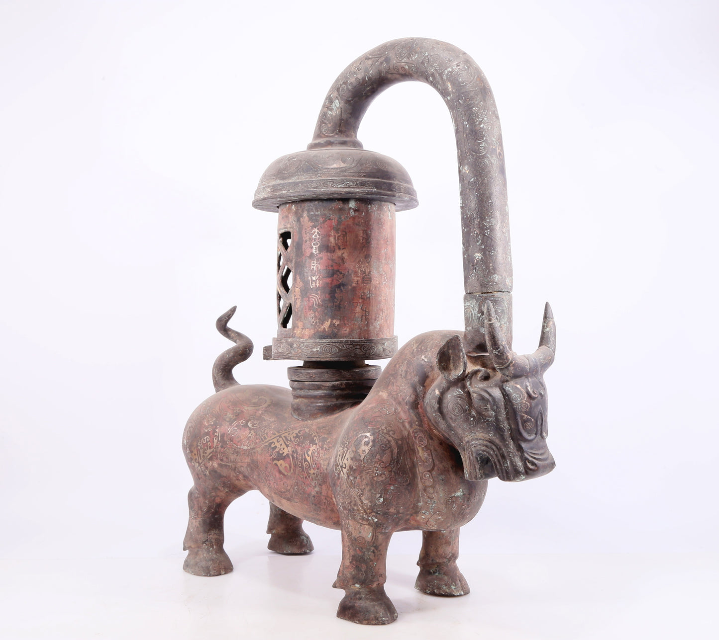 An exquisite bronze inlaid silver bull-shaped palace lantern