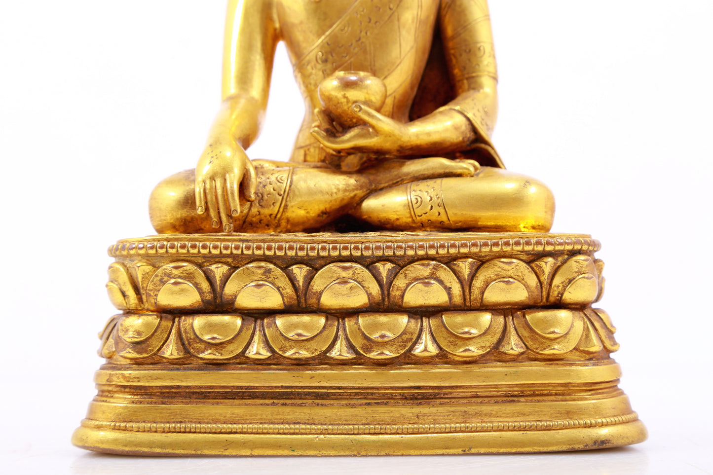 A Magnificent Gilt-Bronze Figure Of Buddha Shakyamuni