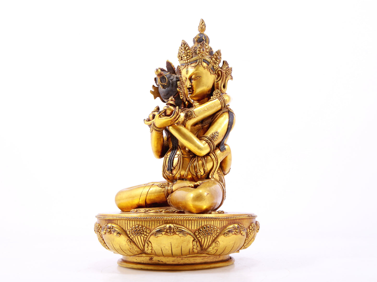 A gilt bronze statue of Bodhisattva