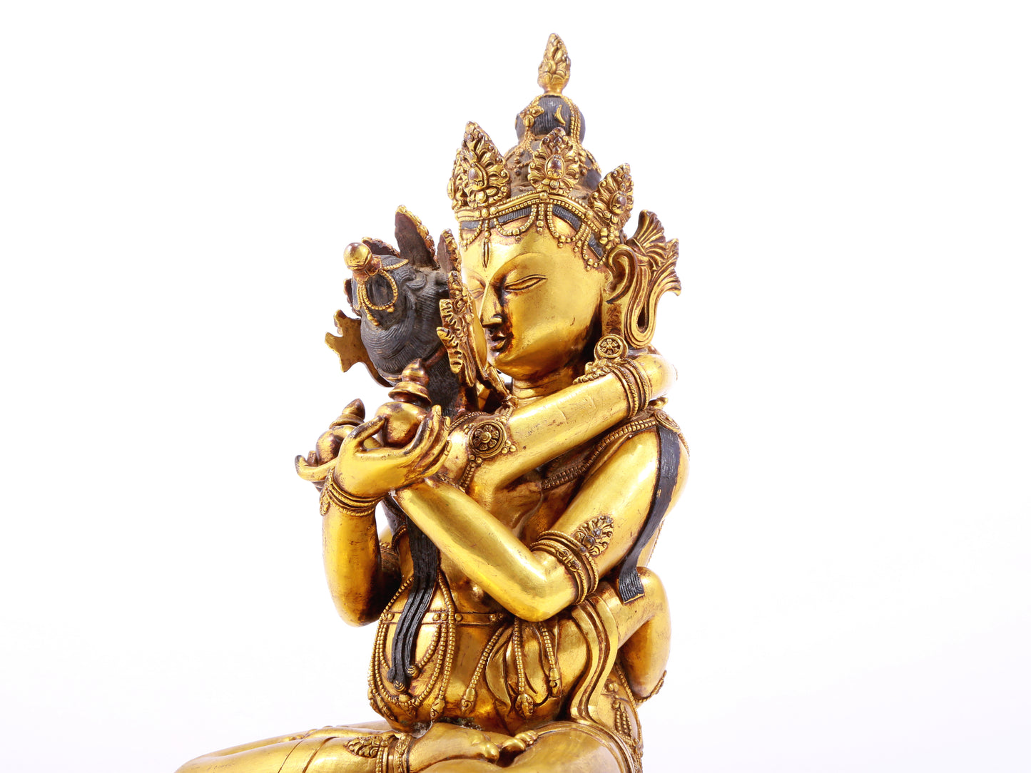 A gilt bronze statue of Bodhisattva