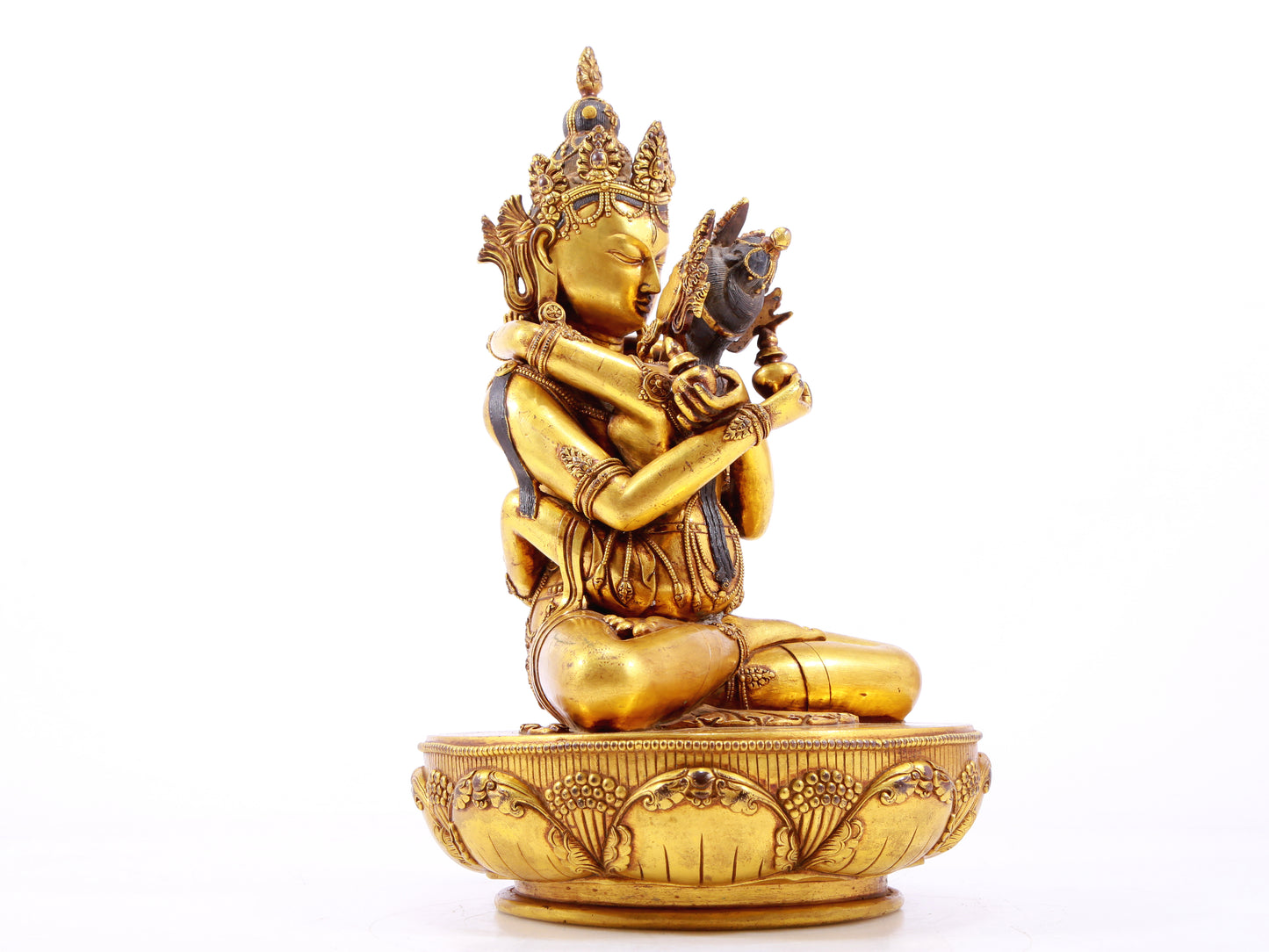 A gilt bronze statue of Bodhisattva