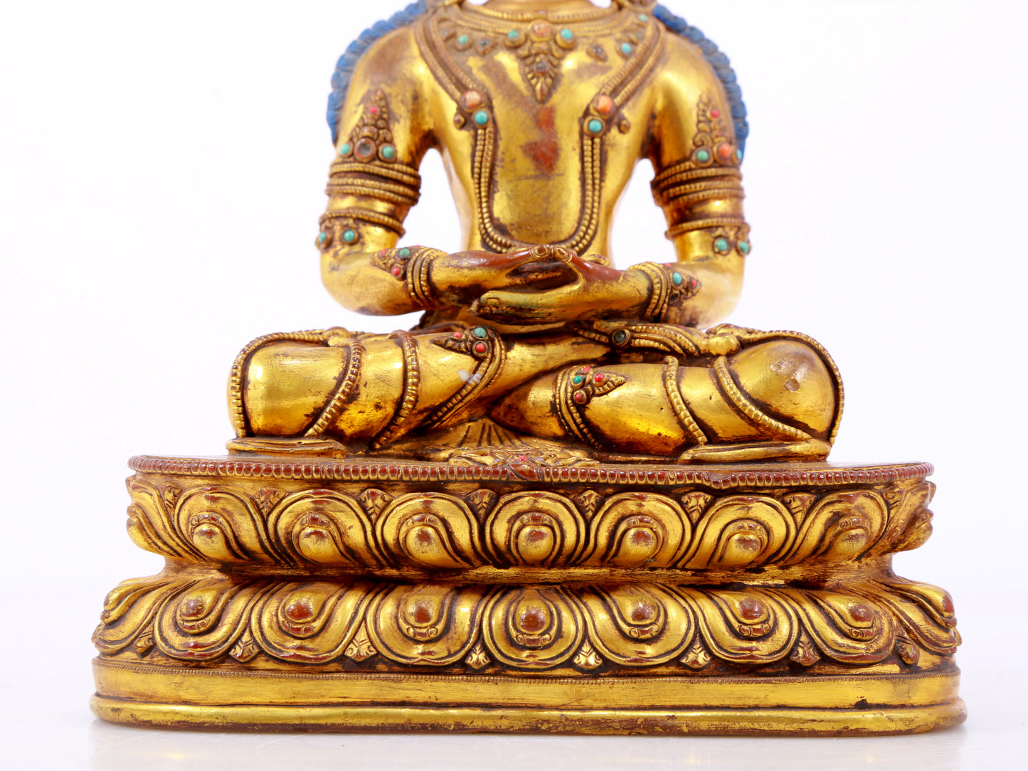 A gilt bronze statue of Amitayus Buddha inlaid with hundreds of treasures