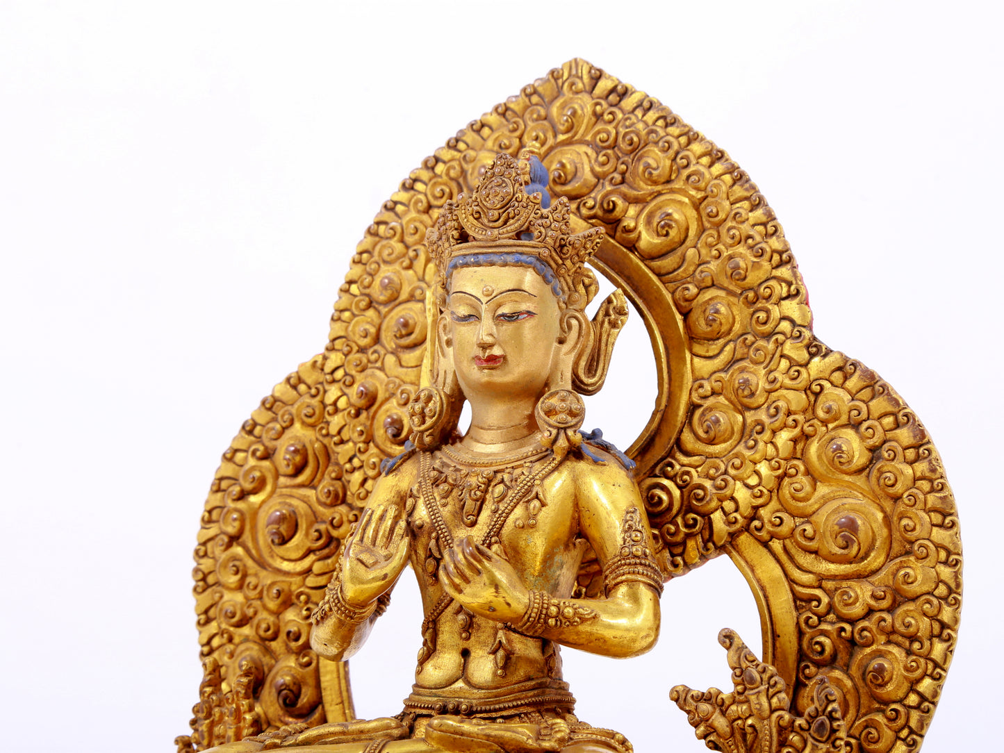 A gilt bronze statue of Bodhisattva