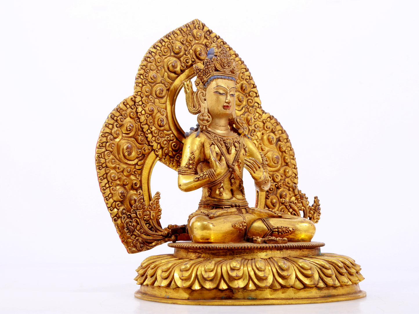 A gilt bronze statue of Bodhisattva