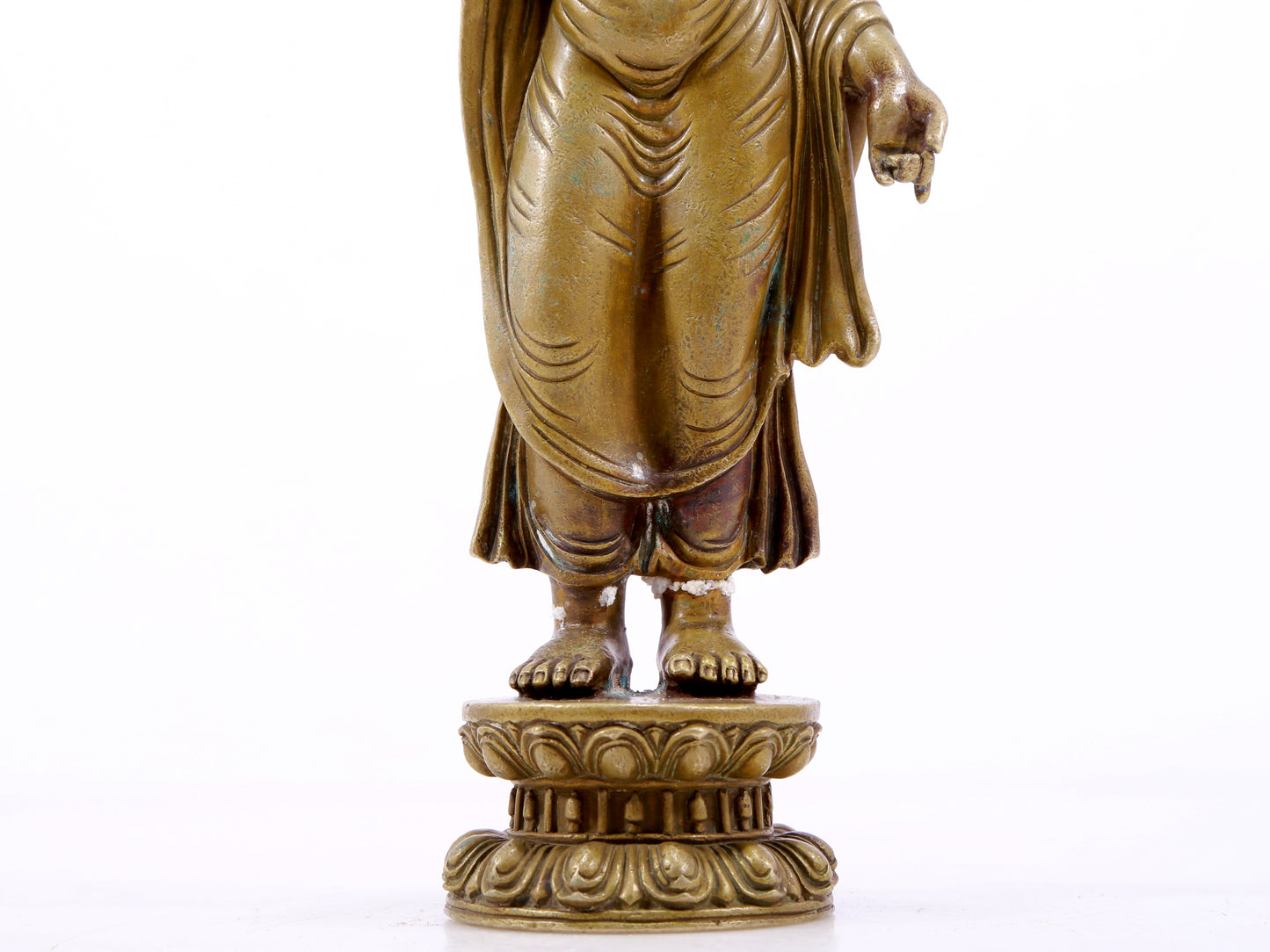 A solemn statue of Bodhisattva made of alloy copper and inlaid with silver