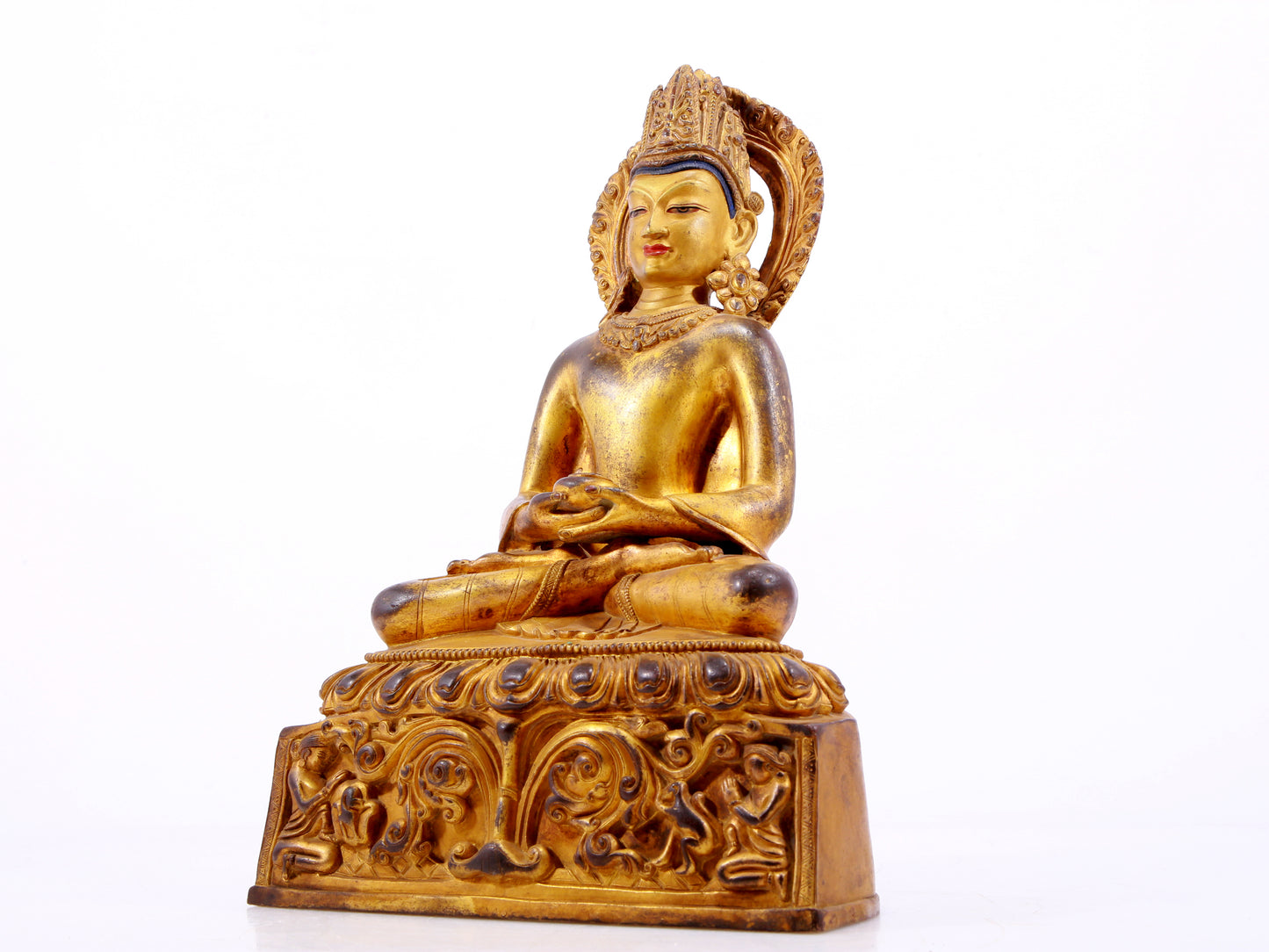 A solemn gilt bronze statue of Bodhisattva