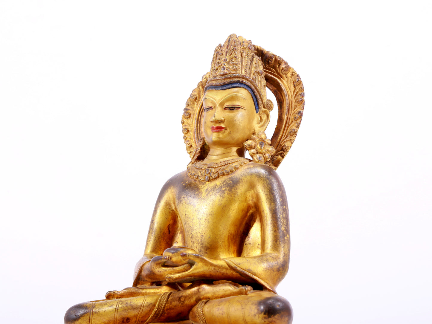 A solemn gilt bronze statue of Bodhisattva