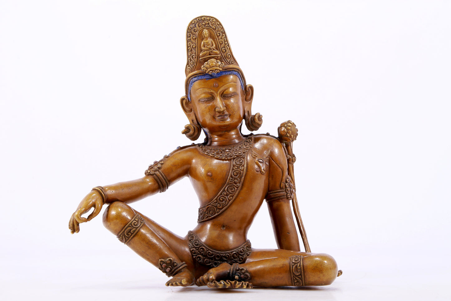 A majestic alloy copper statue of Guanyin