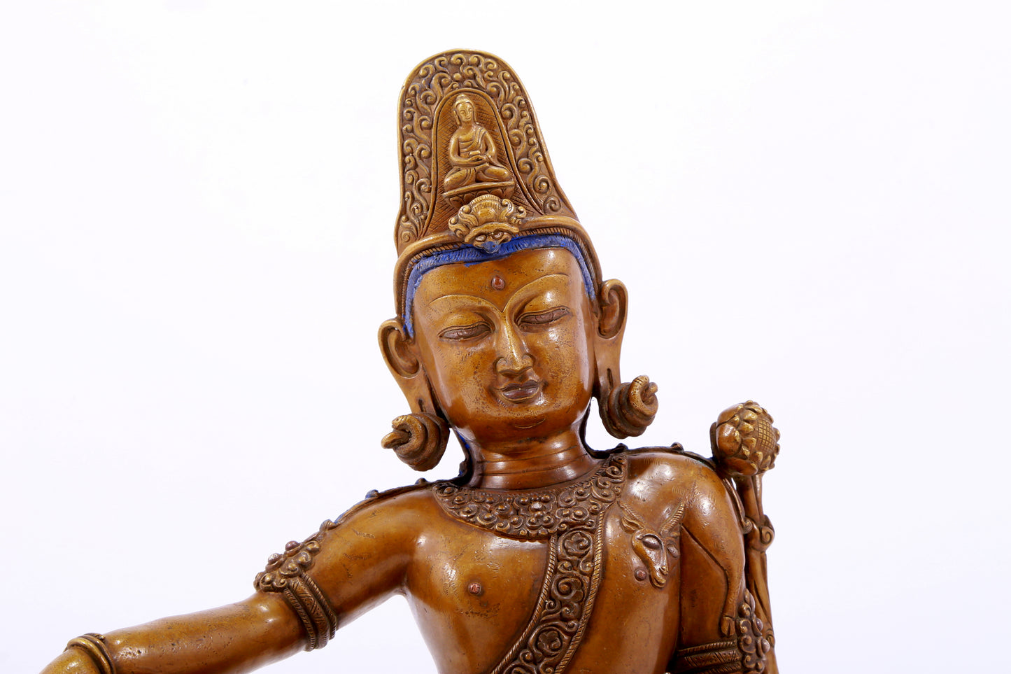 A majestic alloy copper statue of Guanyin