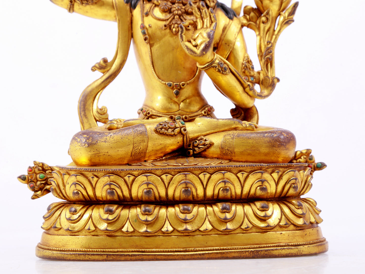 A solemn gilt bronze statue of Manjushri Bodhisattva inlaid with hundreds of treasures