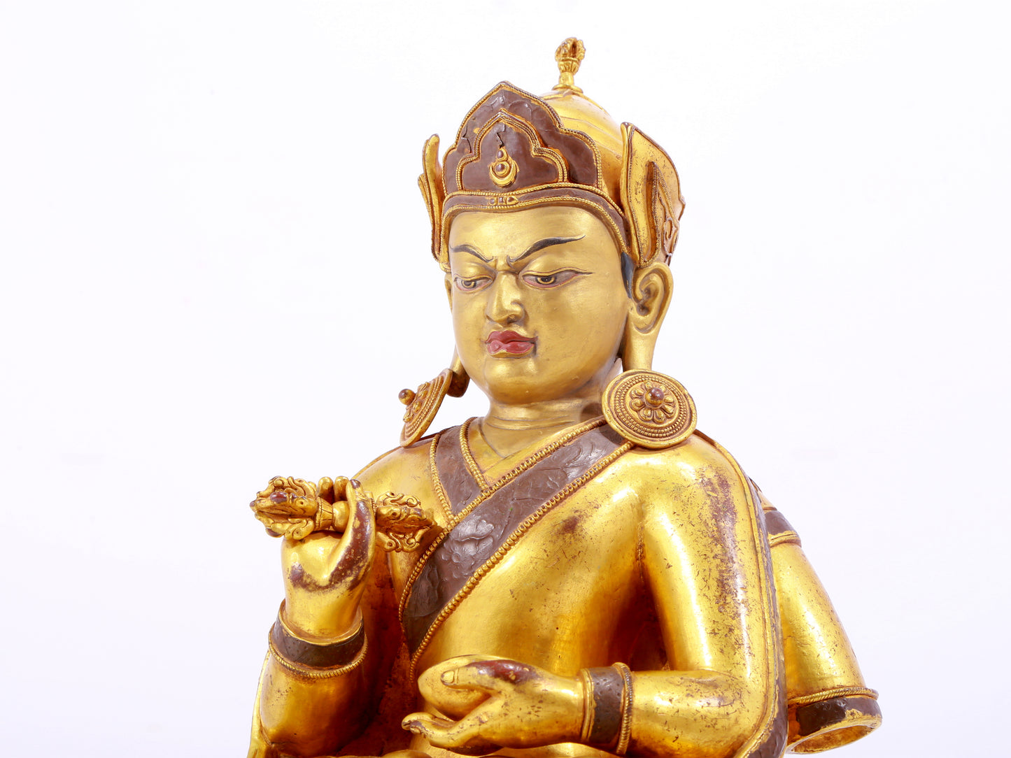 A solemn gilt bronze statue of Bodhisattva