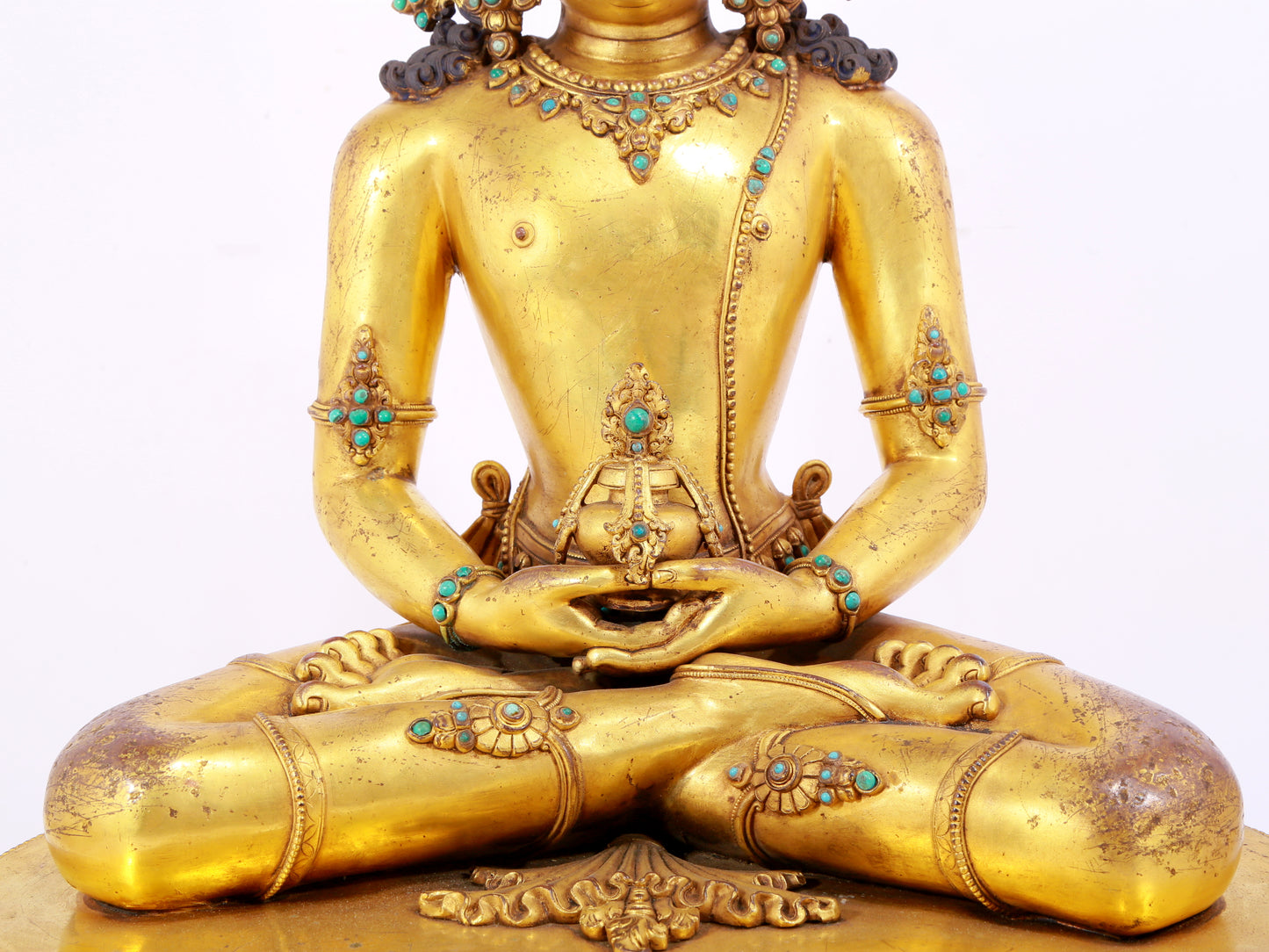 A solemn gilt bronze statue of Amitayus Buddha inlaid with hundreds of treasures