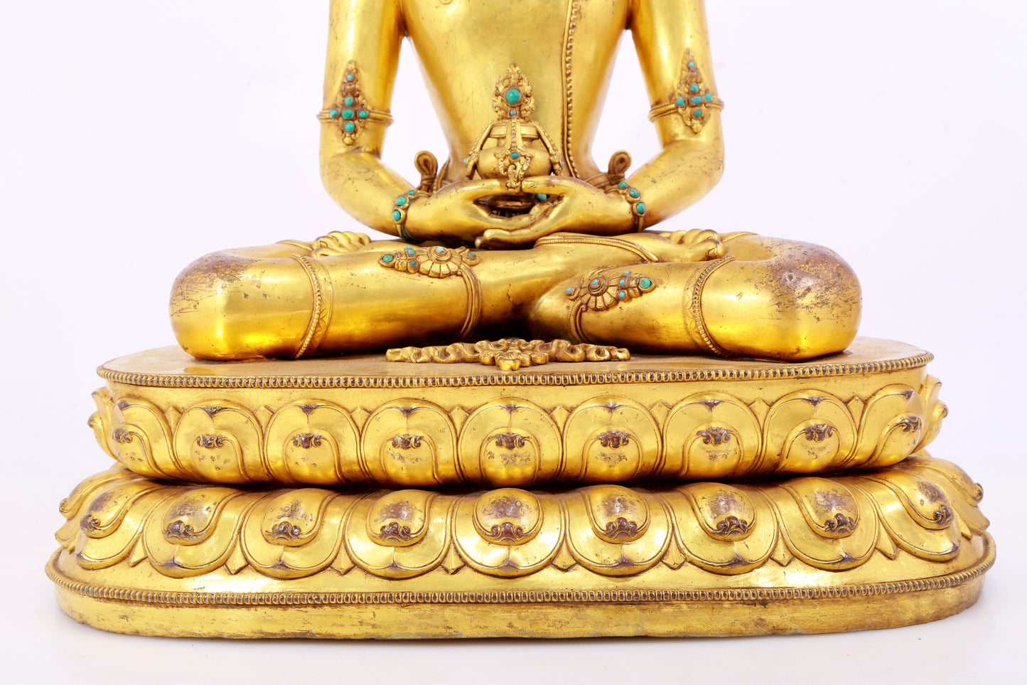 A solemn gilt bronze statue of Amitayus Buddha inlaid with hundreds of treasures