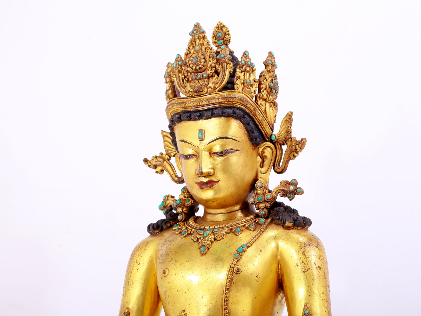 A solemn gilt bronze statue of Amitayus Buddha inlaid with hundreds of treasures