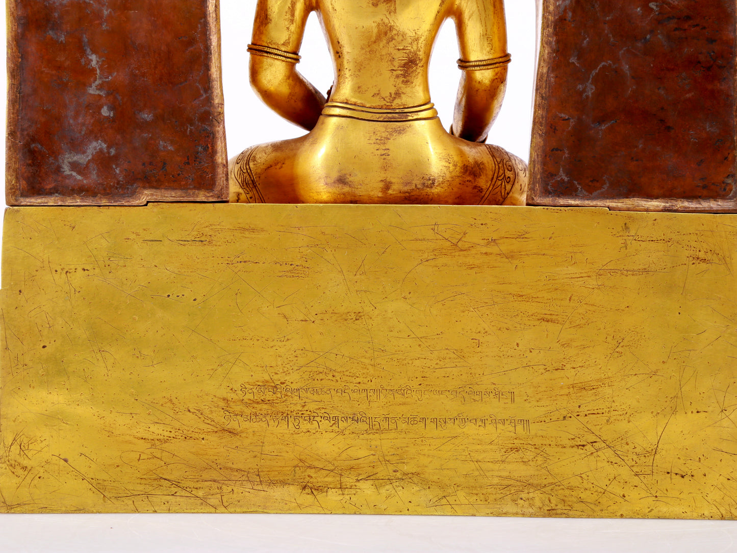 A solemn gilt bronze statue of Bodhisattva inlaid with hundreds of treasures