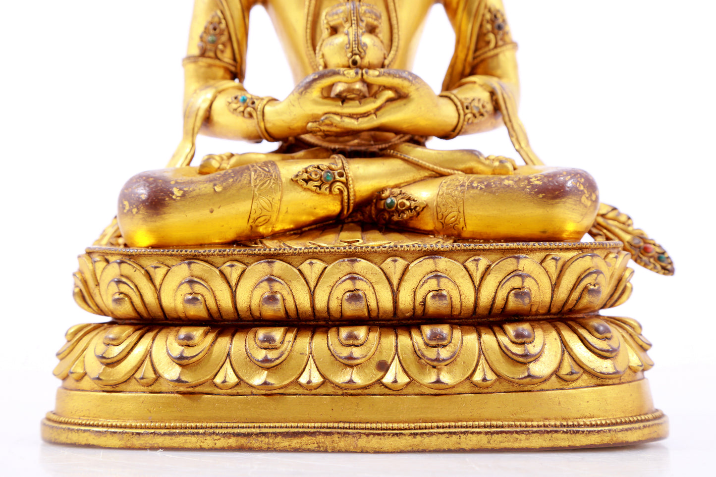 A solemn gilt bronze statue of Amitayus Buddha inlaid with hundreds of treasures