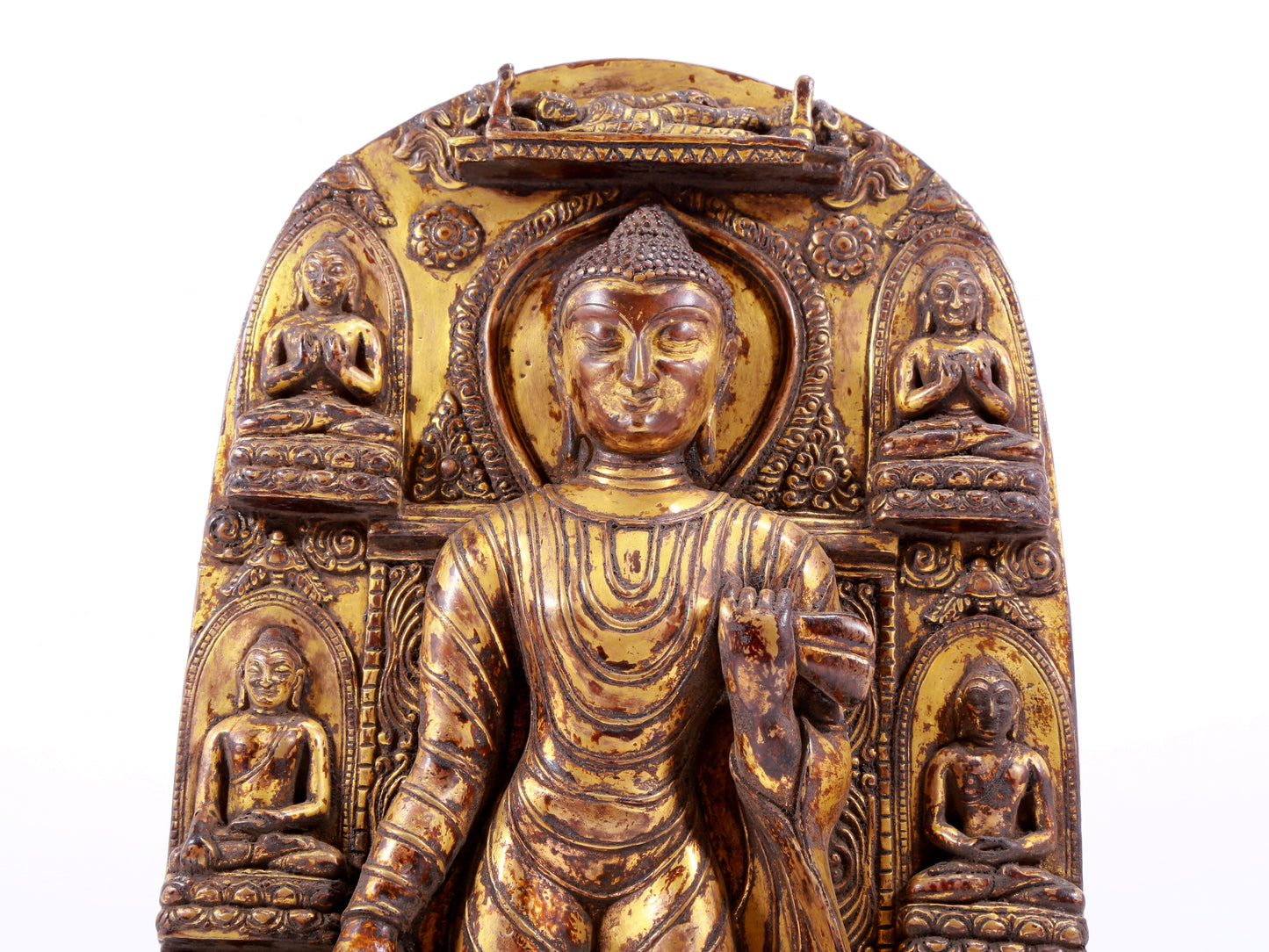 A majestic gilt bronze statue of Sakyamuni