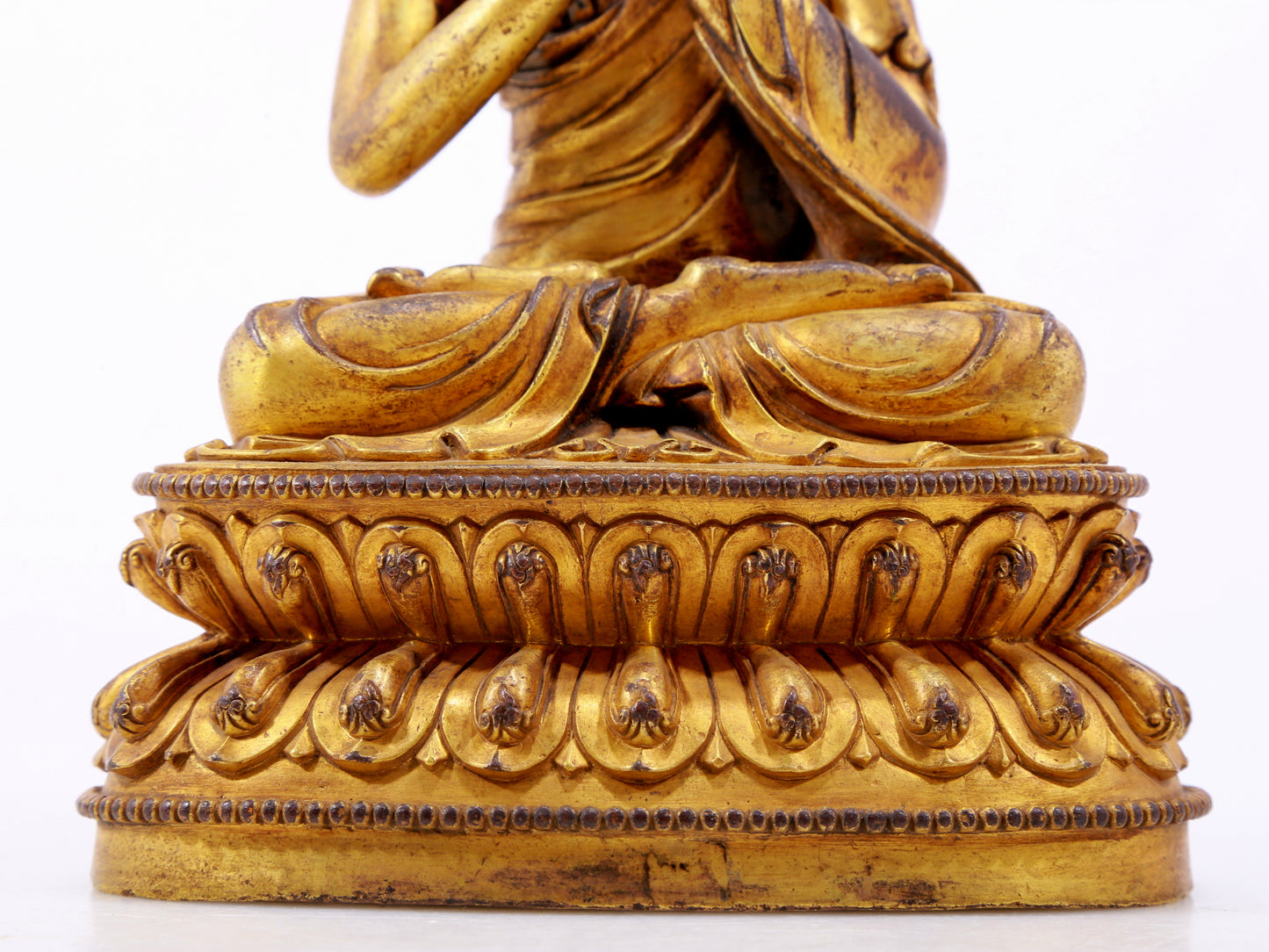 A solemn gilt bronze statue of Bodhisattva