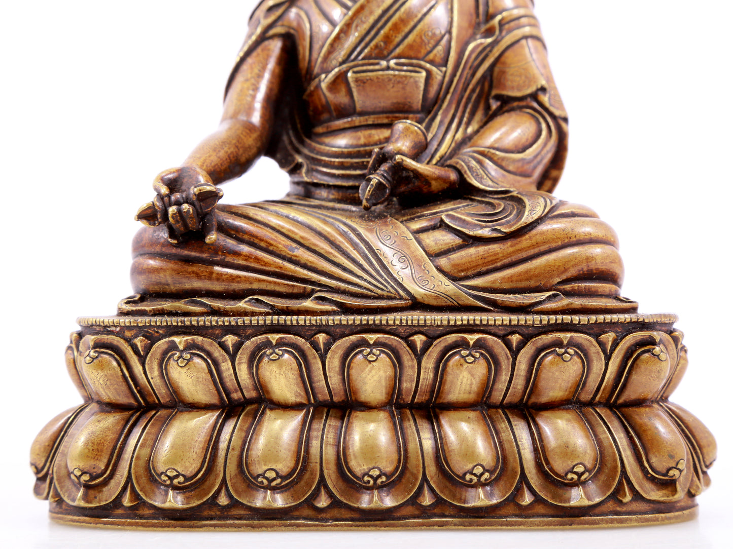 A majestic bronze statue of Tsongkhapa