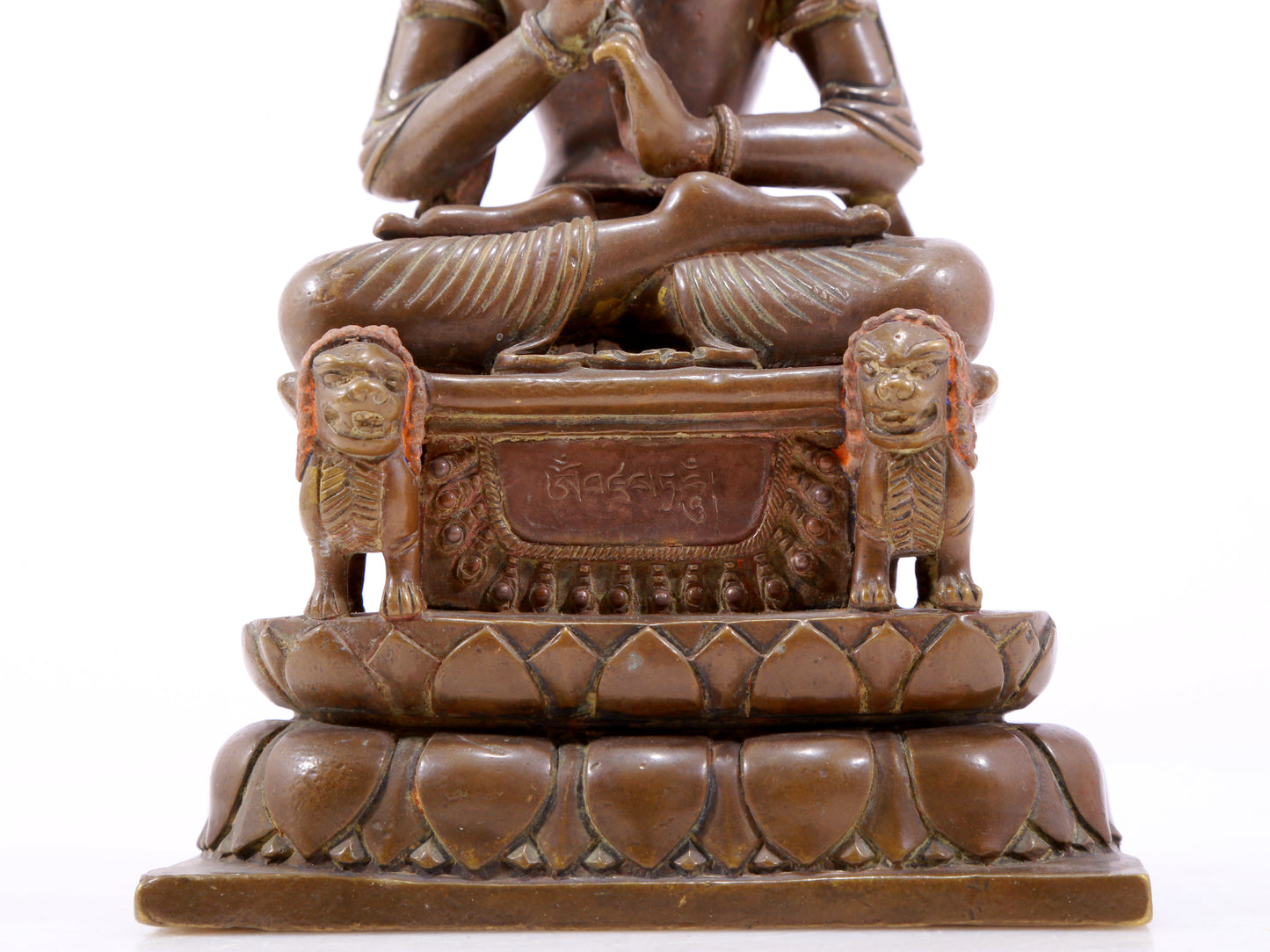 A solemn alloy copper Buddha statue