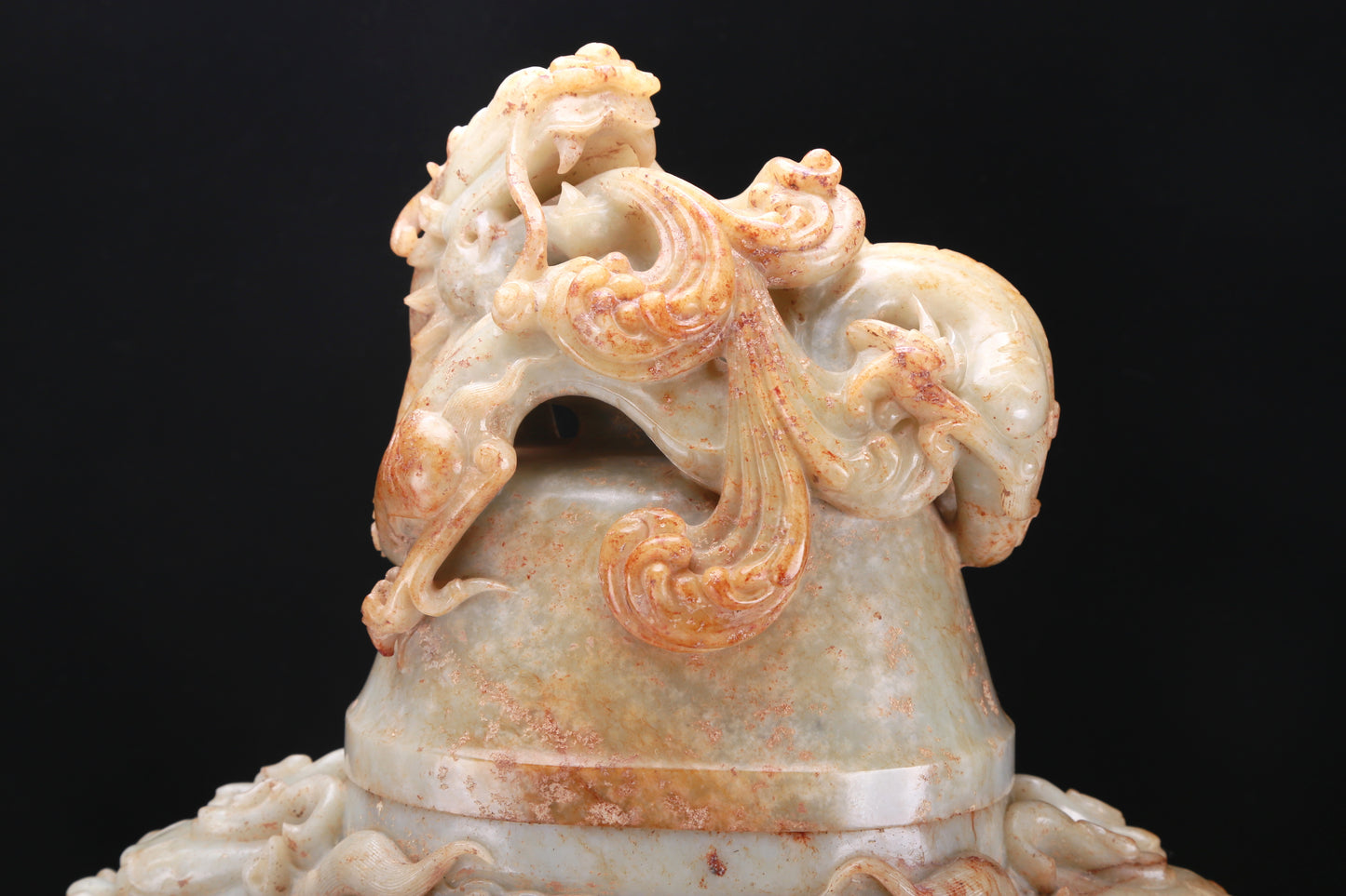 An Archaic White Jade 'Auspicious Cloud& Dragon' Vase And Cover