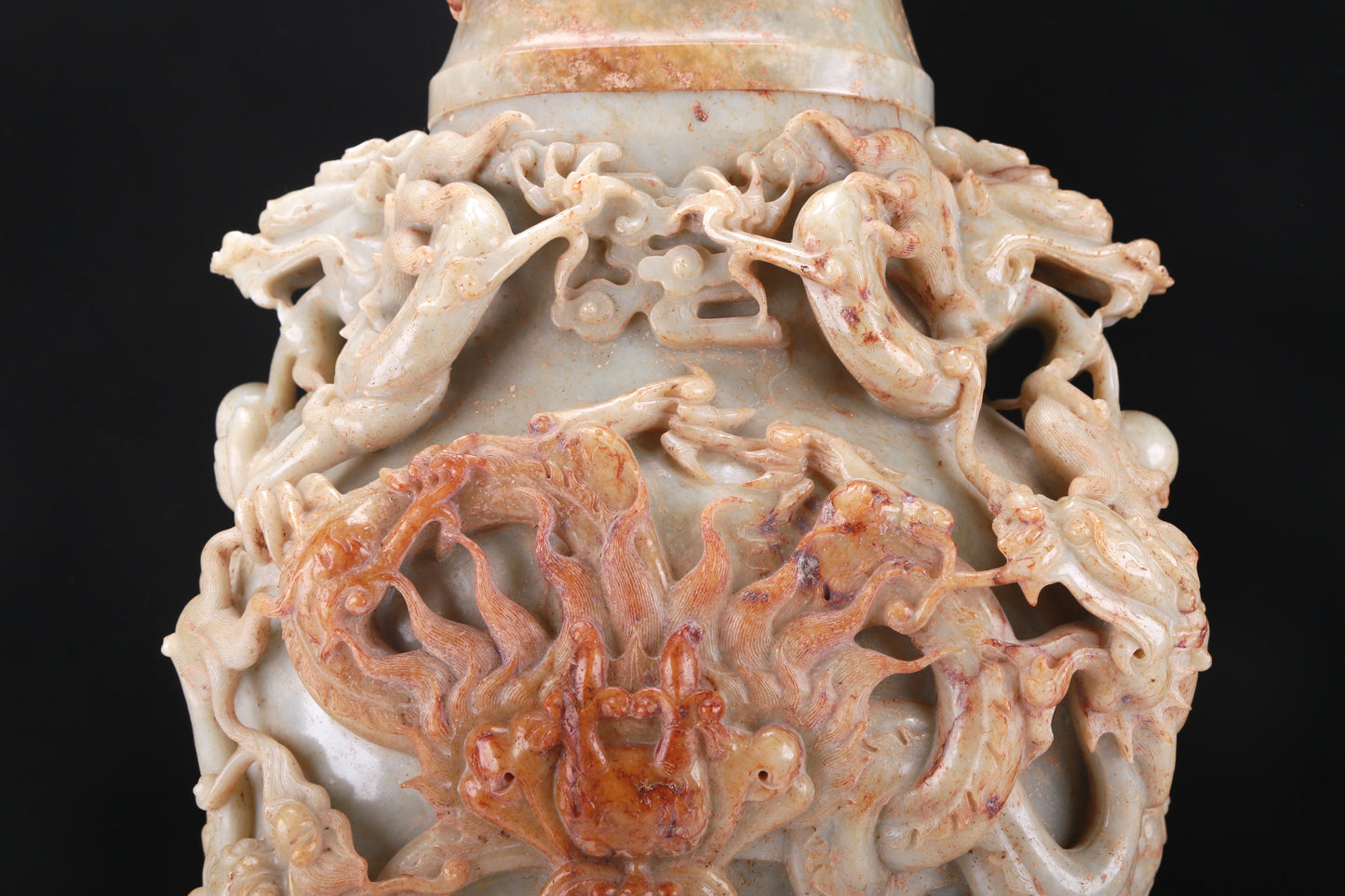 An Archaic White Jade 'Auspicious Cloud& Dragon' Vase And Cover