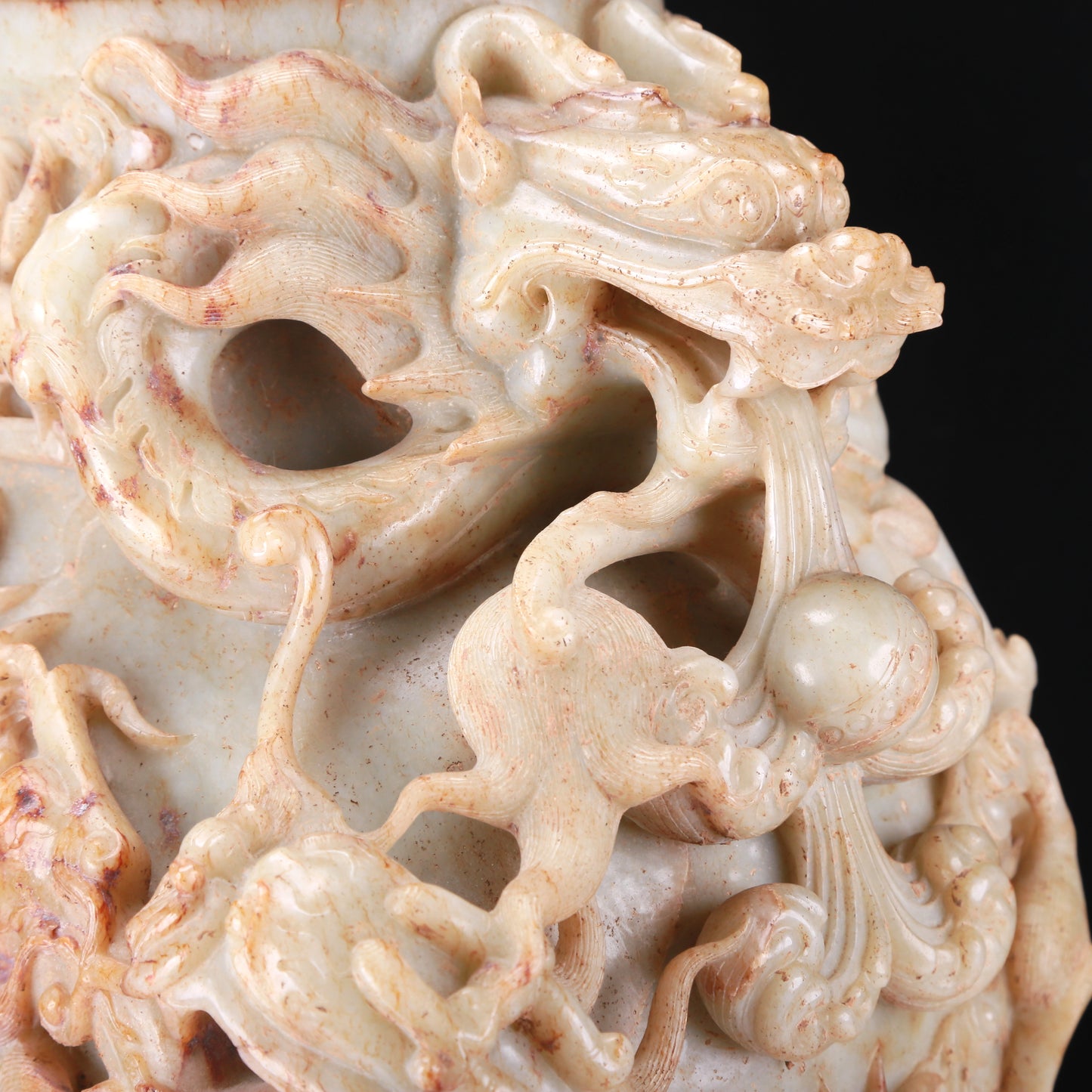 An Archaic White Jade 'Auspicious Cloud& Dragon' Vase And Cover