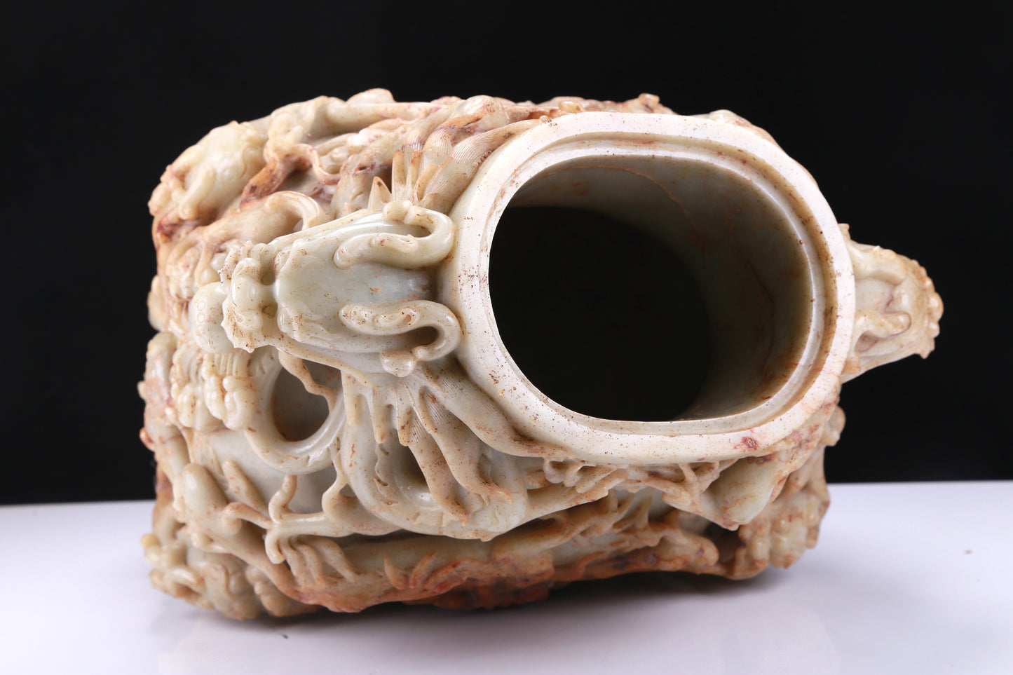 An Archaic White Jade 'Auspicious Cloud& Dragon' Vase And Cover