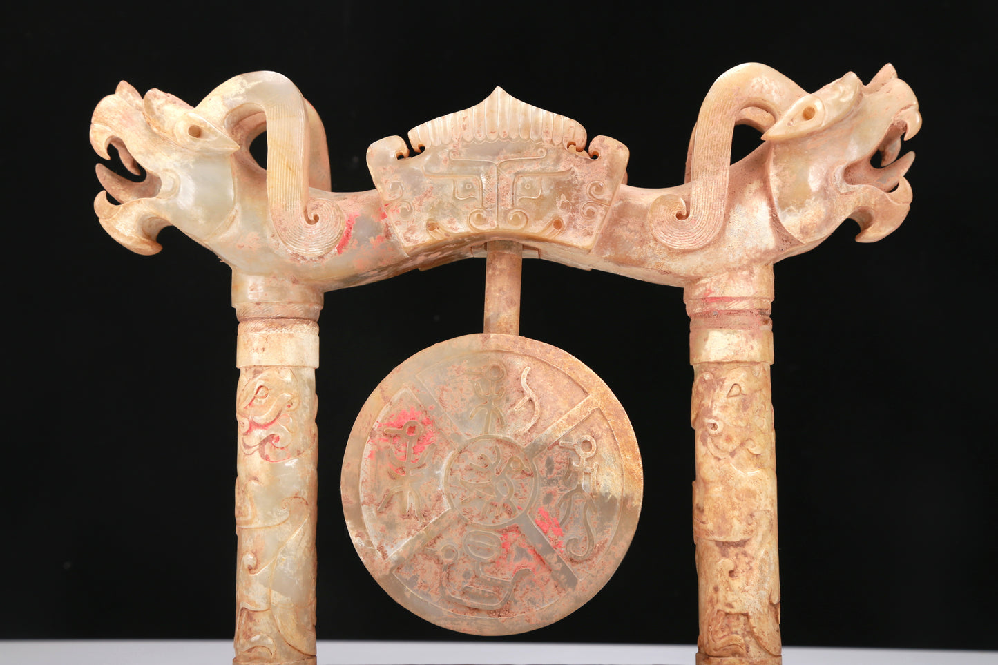 An Elaborate White Jade 'Dragon' Decoration