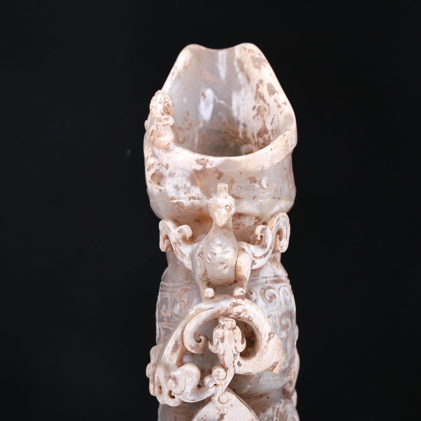 An Elaborate White Jade 'Dragon& Phoenix' Pot