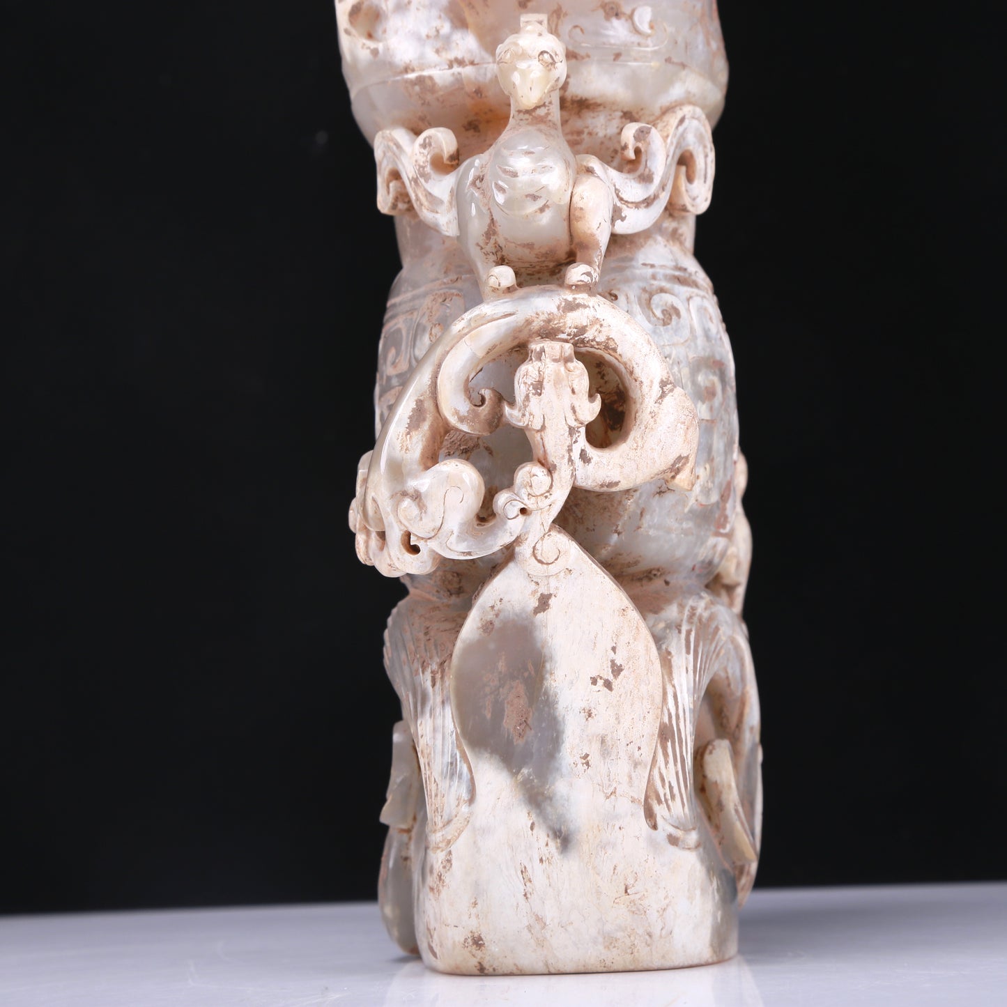 An Elaborate White Jade 'Dragon& Phoenix' Pot