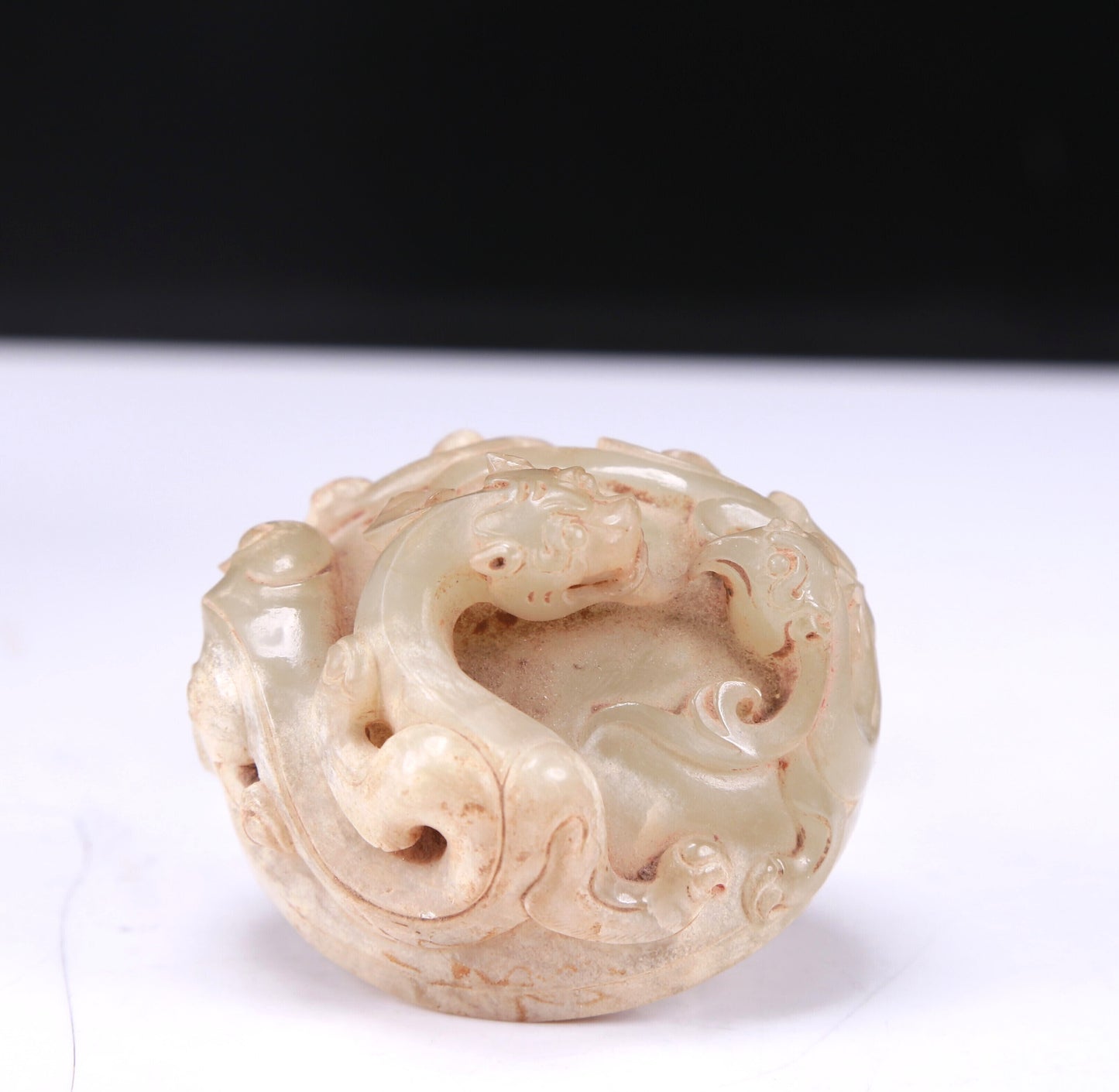 An Elaborate White Jade 'Dragon& Phoenix' Jar